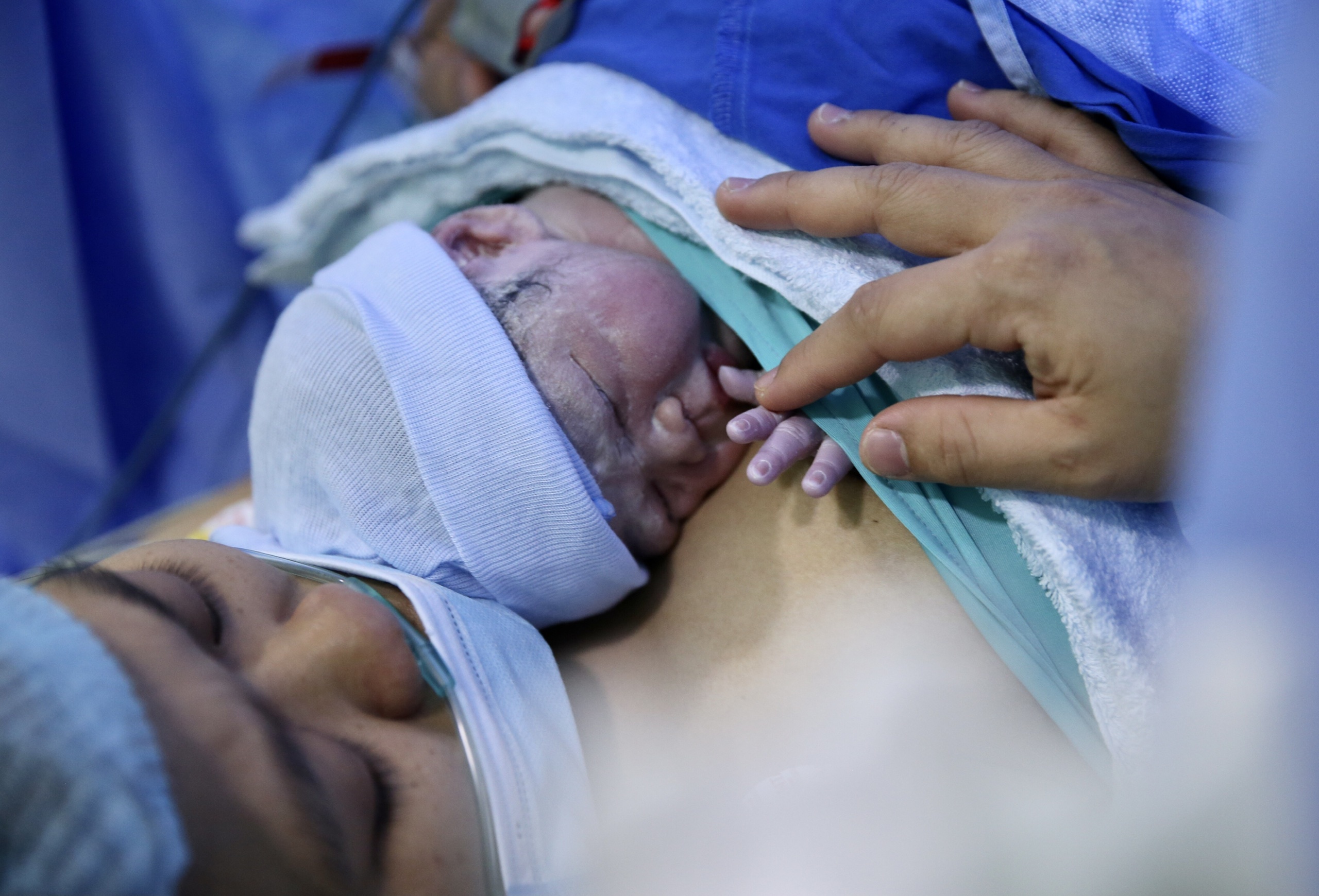 Khoanh khac cong dan dau tien cua nam 2021 chao doi hinh anh