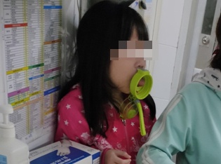 ket luoi trong binh nuoc uong anh 1