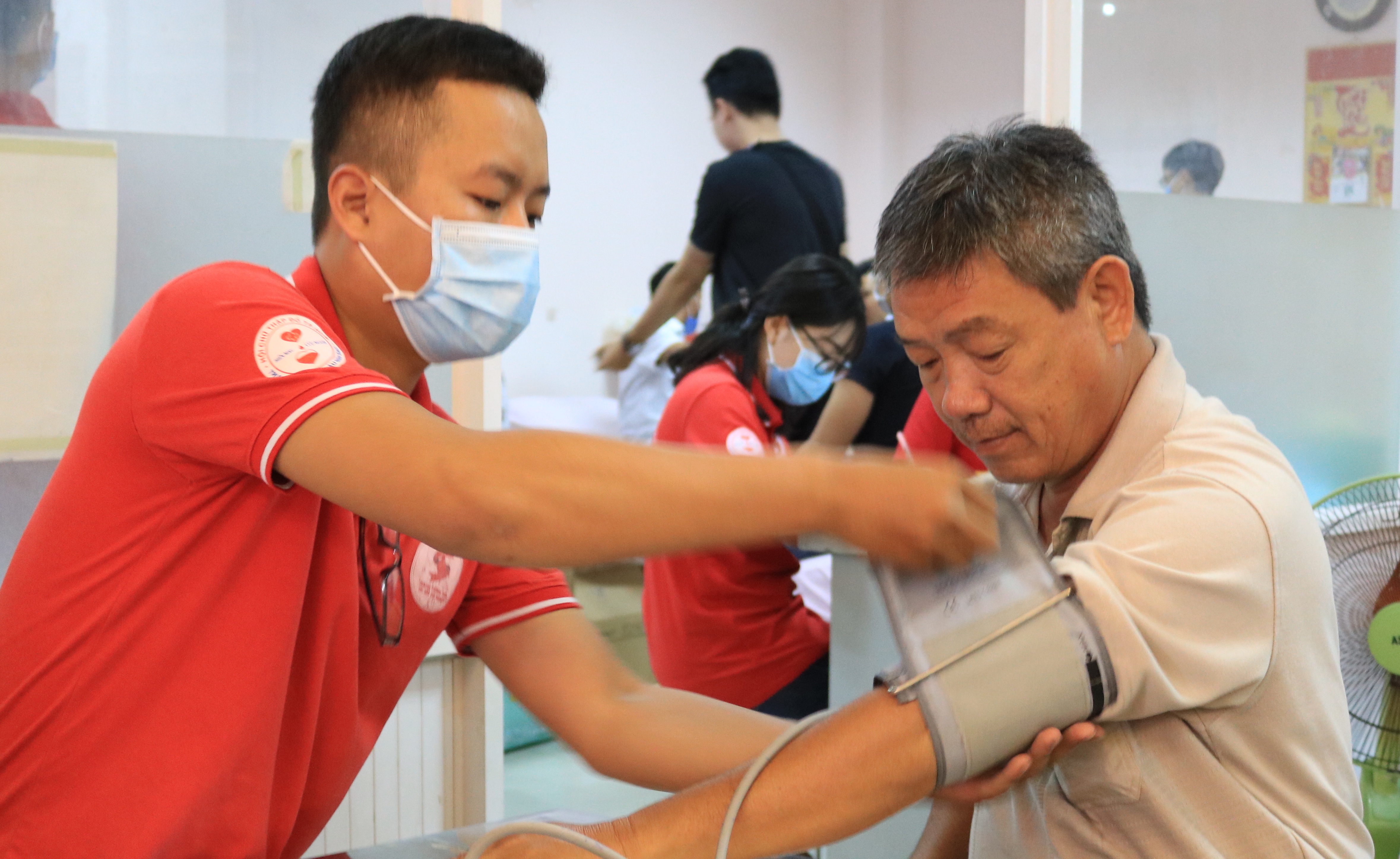 hien mau nhan dao anh 1