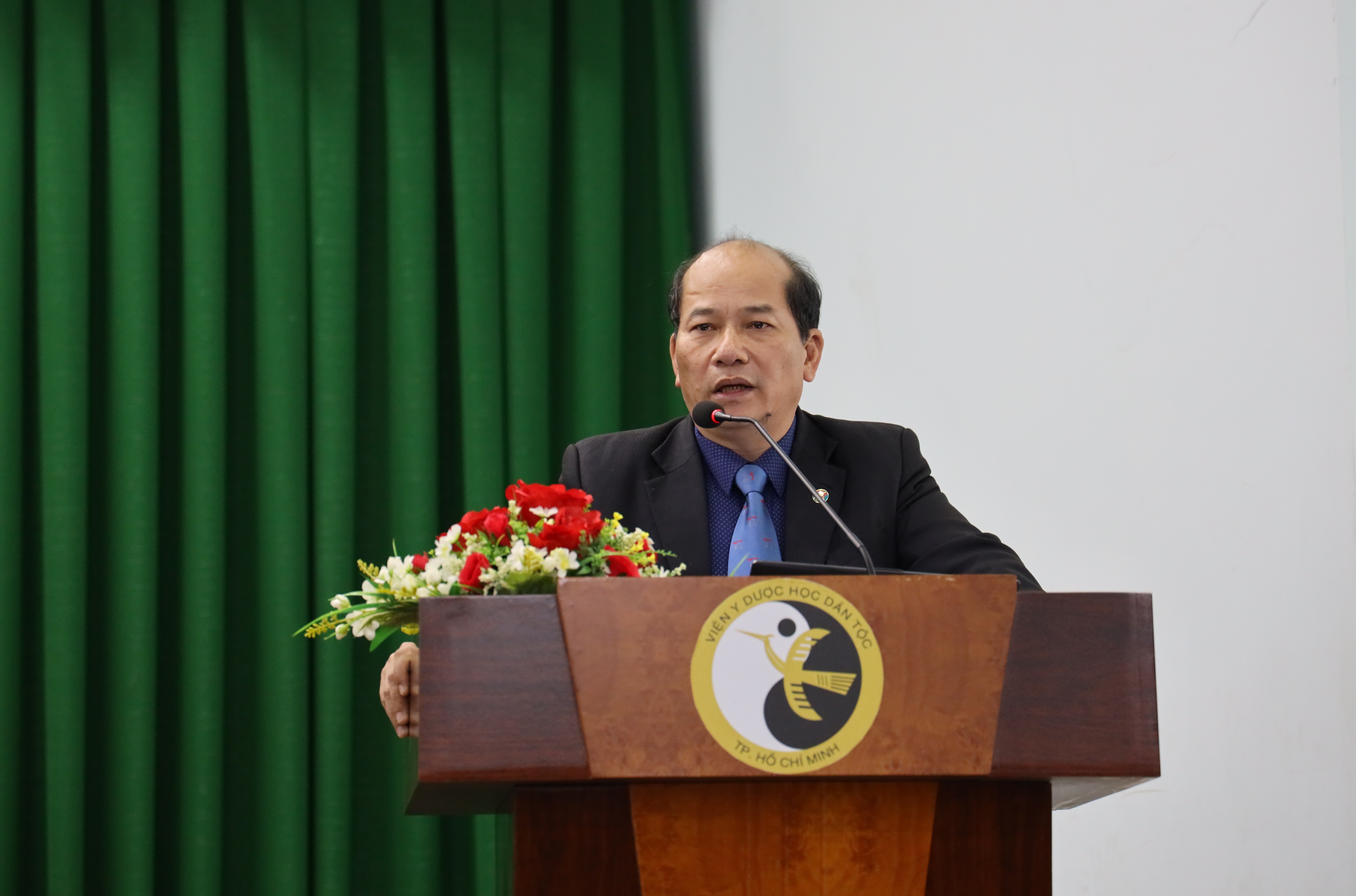 quang cao thuoc dong y anh 1