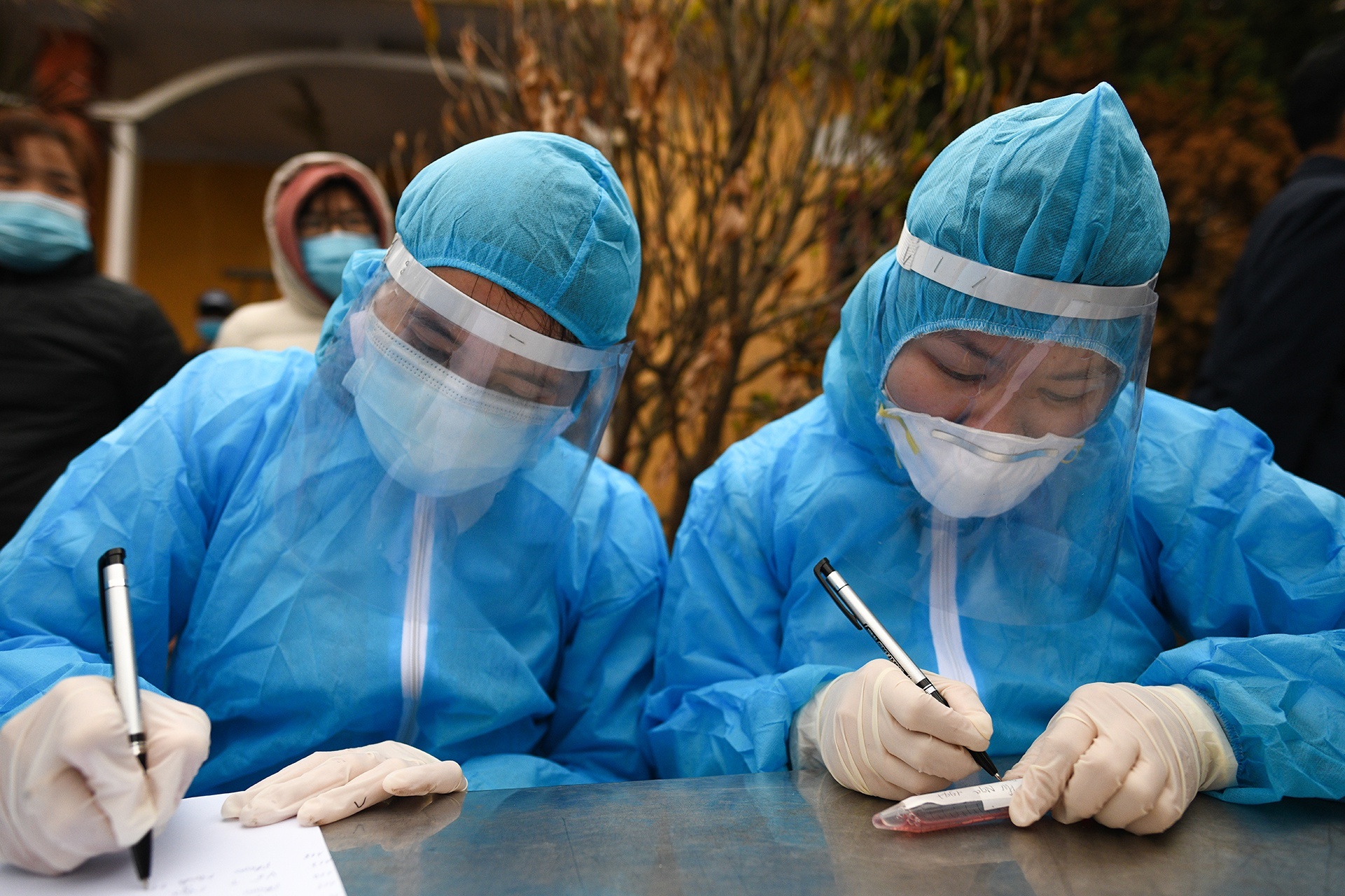 Bo Y te tim nguoi den cac quan an o Ha Noi, Quang Ninh hinh anh