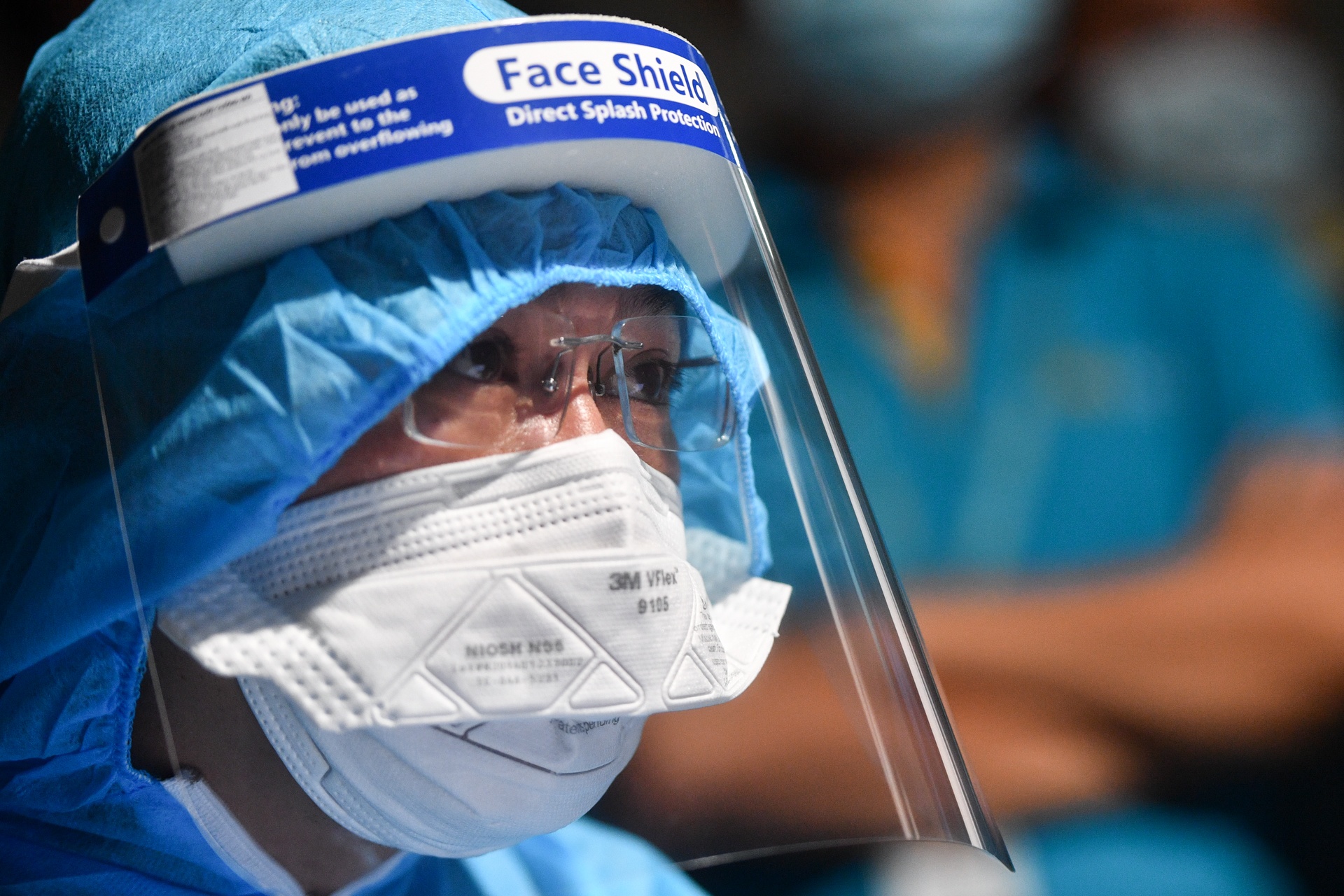 Xac dinh duoc 4 nhan vien san bay Tan Son Nhat nghi nhiem SARS-CoV-2 hinh anh