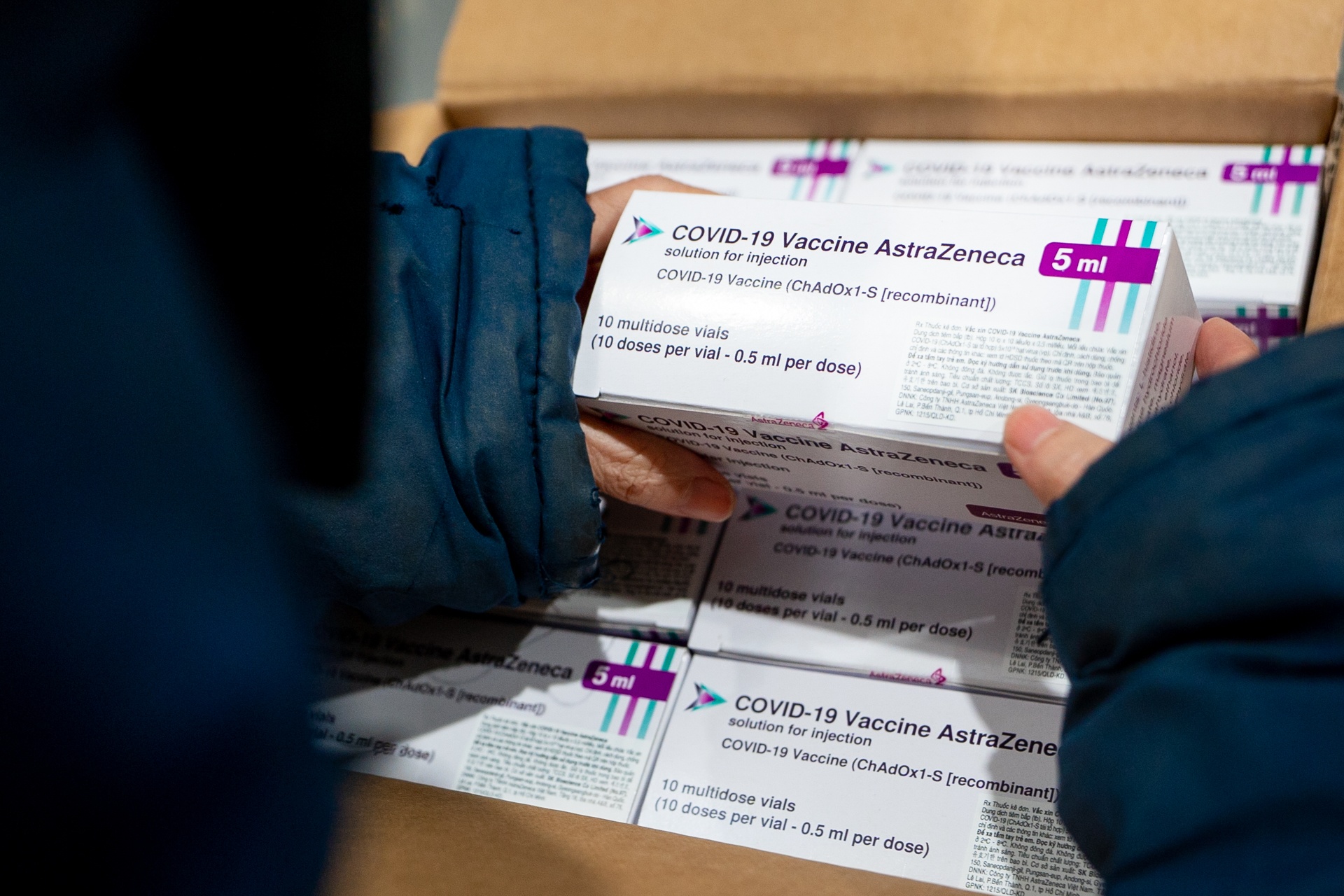 Cận cảnh vaccine Covid-19 ảnh 5 Can canh vaccine Covid-19 anh 5