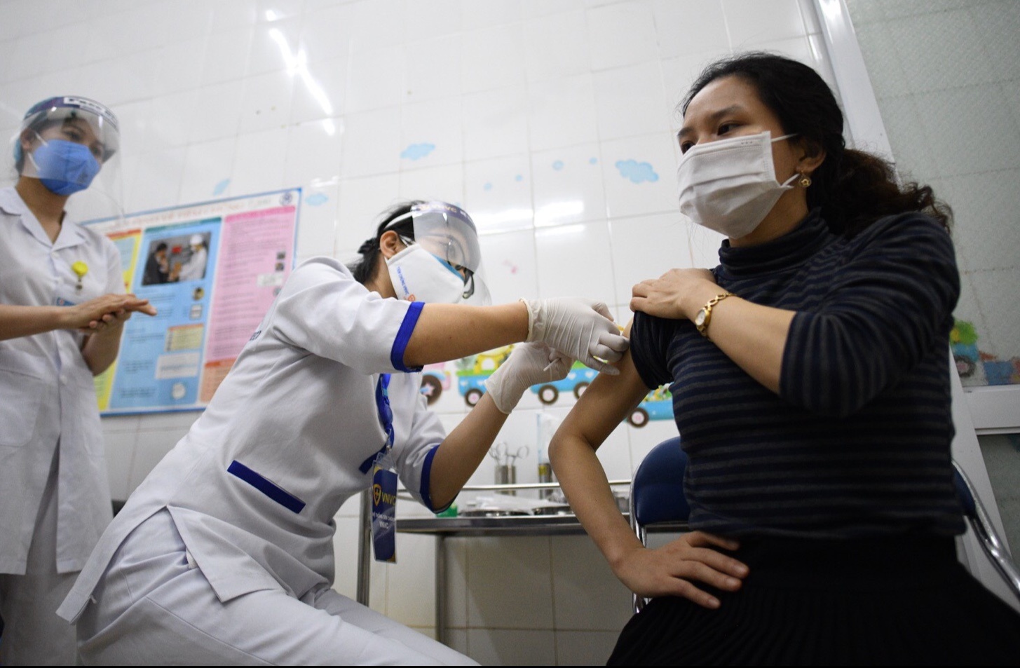 tiem vaccine Covid-19 tai TP.HCM anh 9