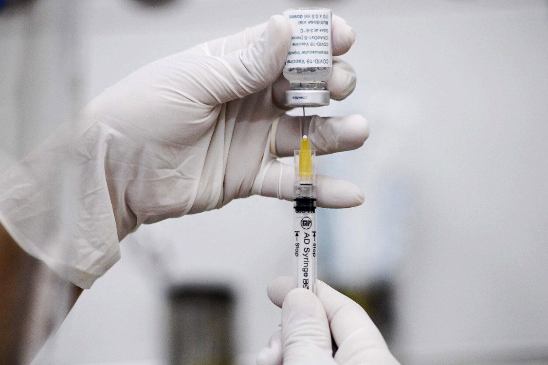 sốc phản vệ sau tiêm vaccine Covid-19 ảnh 2 soc phan ve sau tiem vaccine Covid-19 anh 2