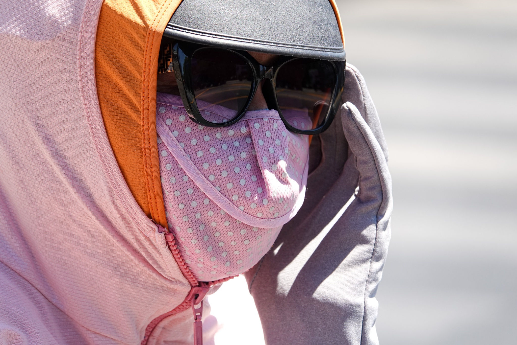 Cach cham soc da trong mua nang nong hinh anh