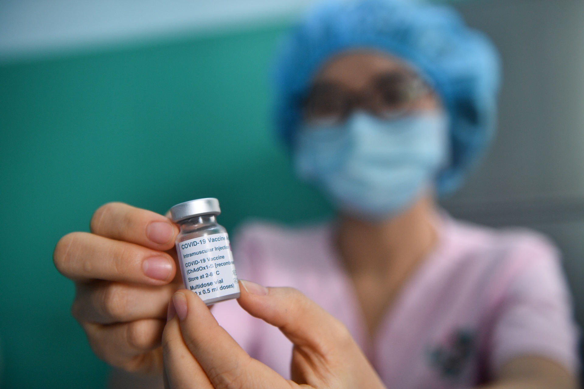 So Y te TP.HCM noi gi sau khi 3 nguoi tiem vaccine Covid-19 bi phan ve hinh anh