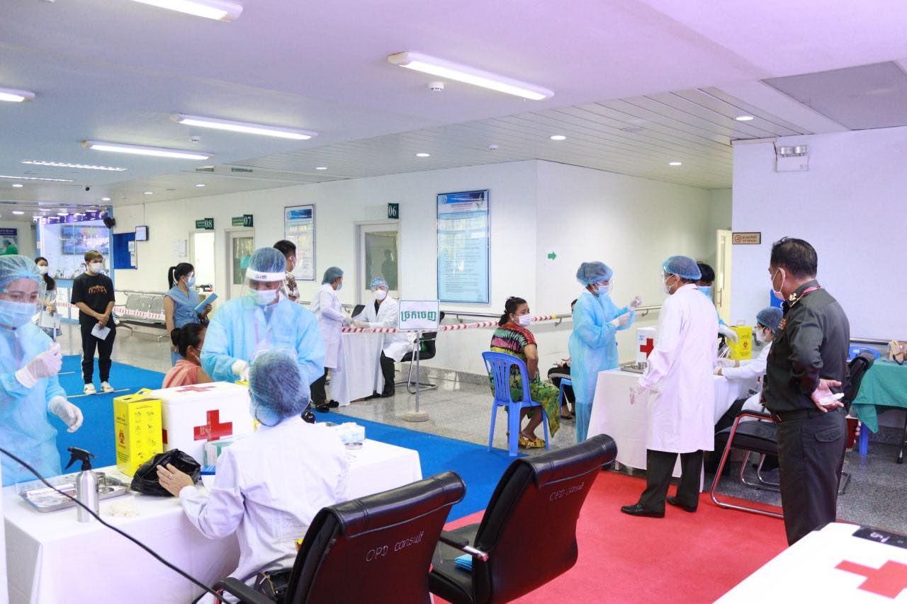 Bác sĩ Việt trong tâm dịch Campuchia ảnh 2 Bac si Viet trong tam dich Campuchia anh 2