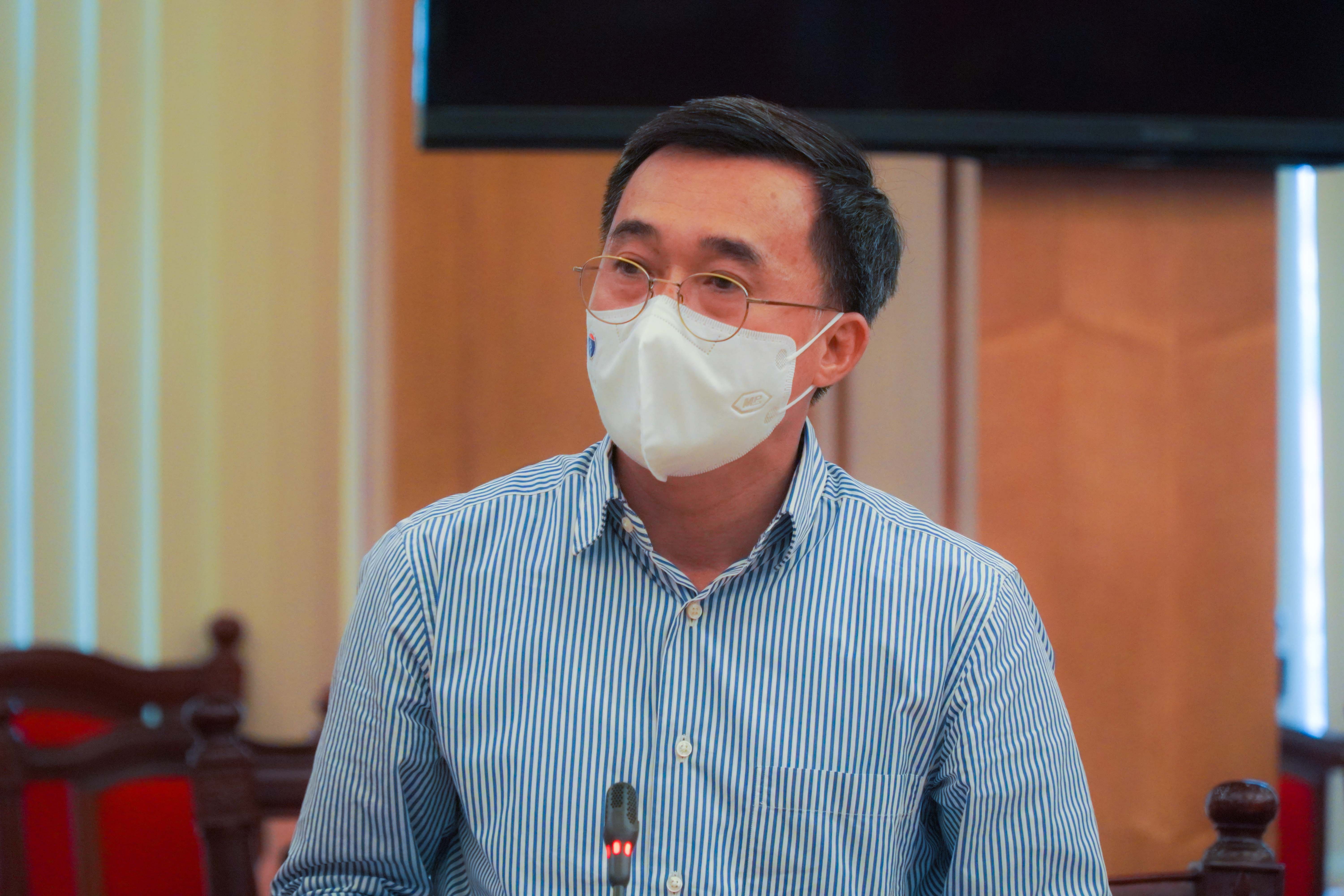 Nhom chuyen gia Trung Quoc va An Do cach ly cung khach san hinh anh