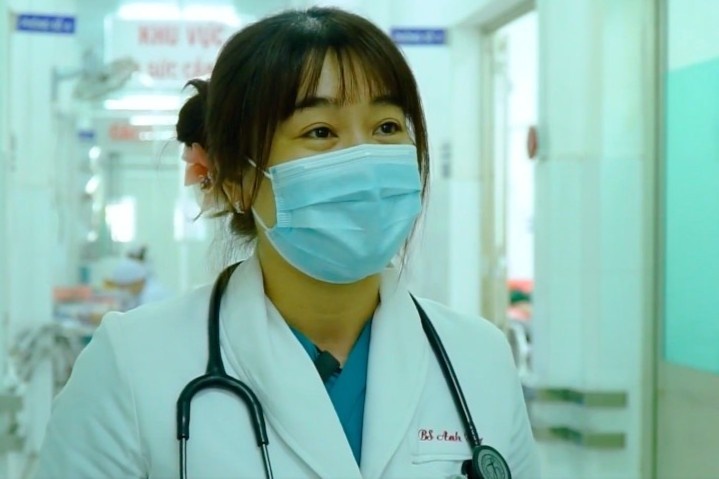 Nu bac si Benh vien Cho Ray duoc Forbes Viet Nam vinh danh hinh anh