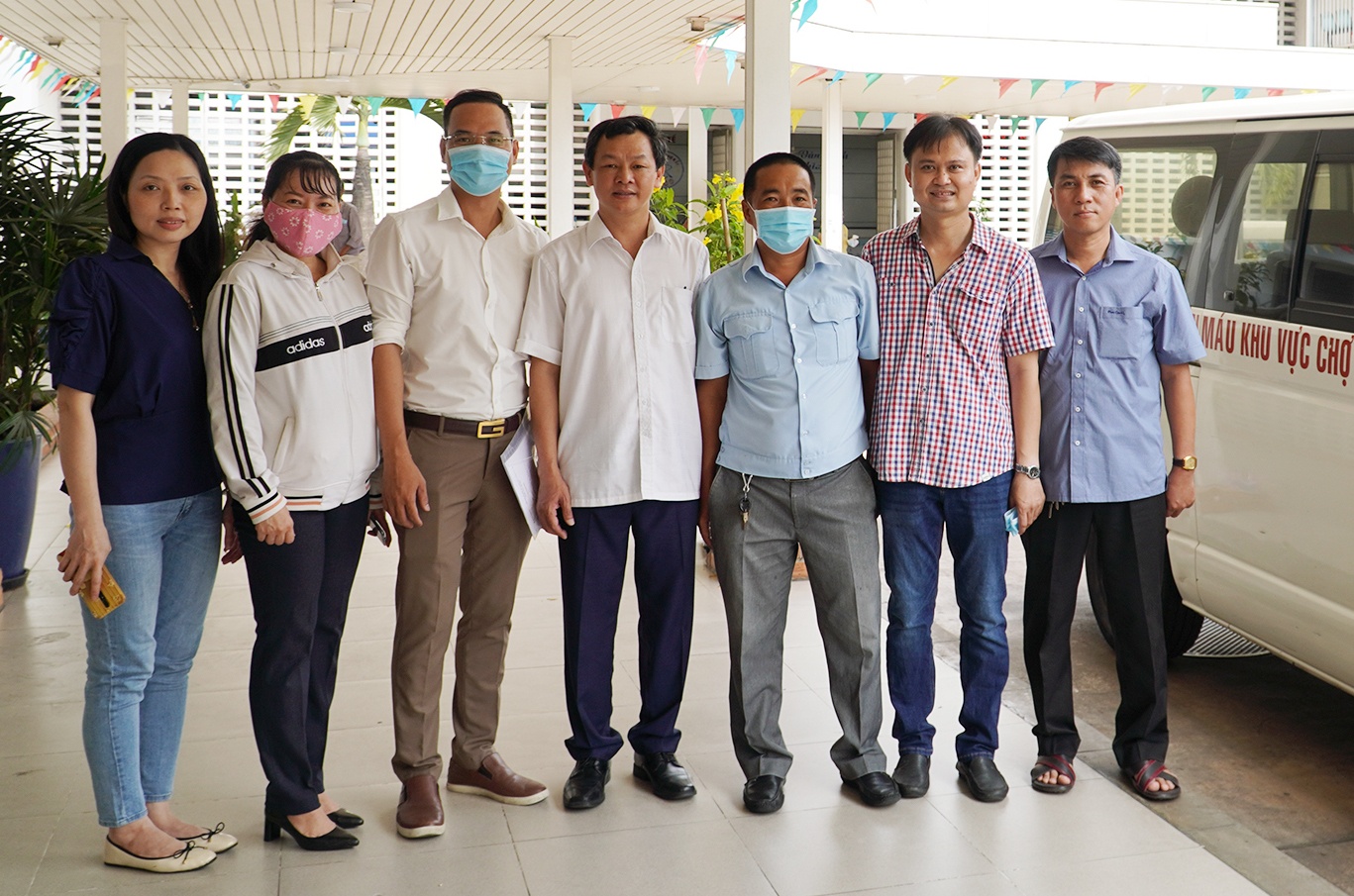 BV Cho Ray len duong ho tro Lao chong dich Covid-19 anh 1