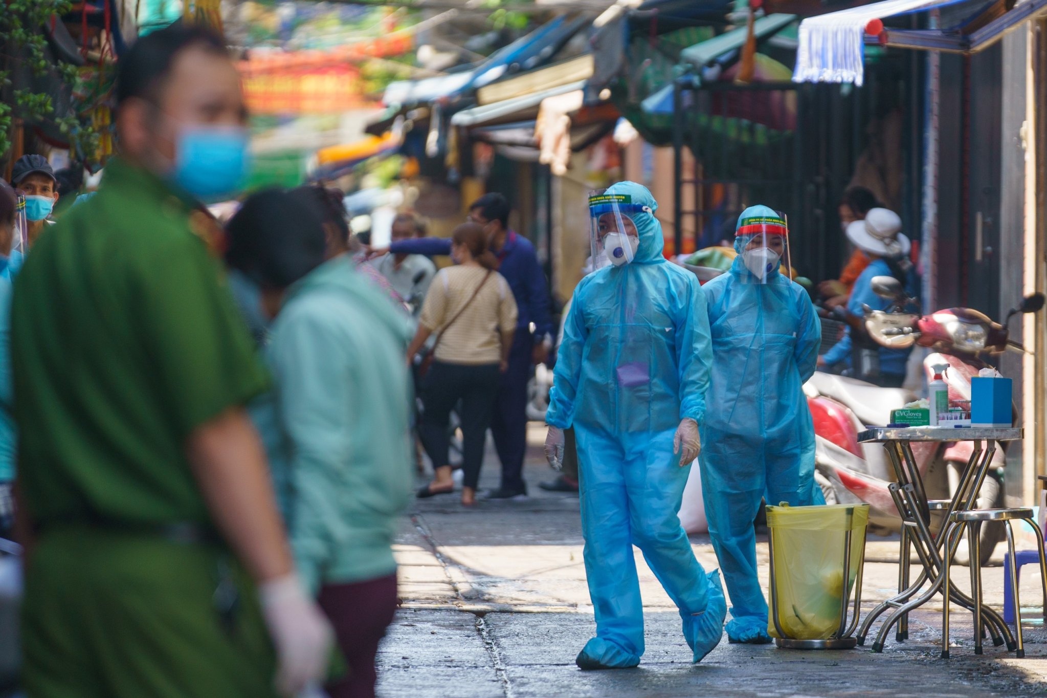 dich Covid-19 bung phat tai TP.HCM anh 1