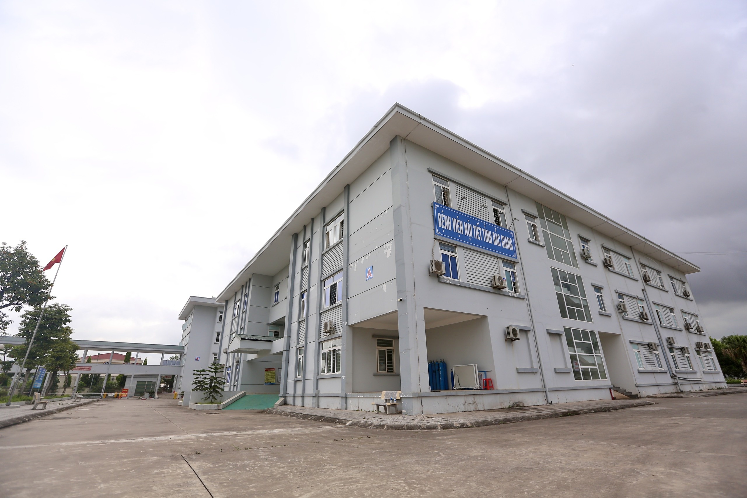 Bộ trưởng Y tế đến Bắc Giang  ảnh 3 Bo truong Y te den Bac Giang anh 3