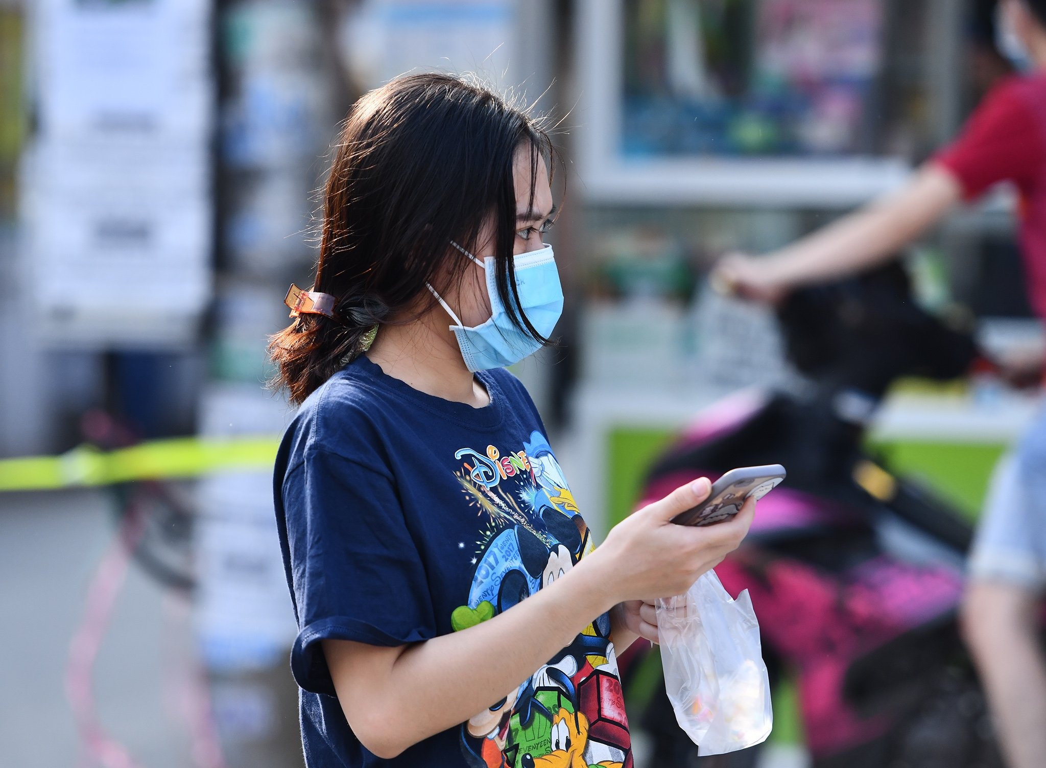 Toi phai lam gi khi bat ngo nhan tin nhan thong bao cach ly tap trung? hinh anh