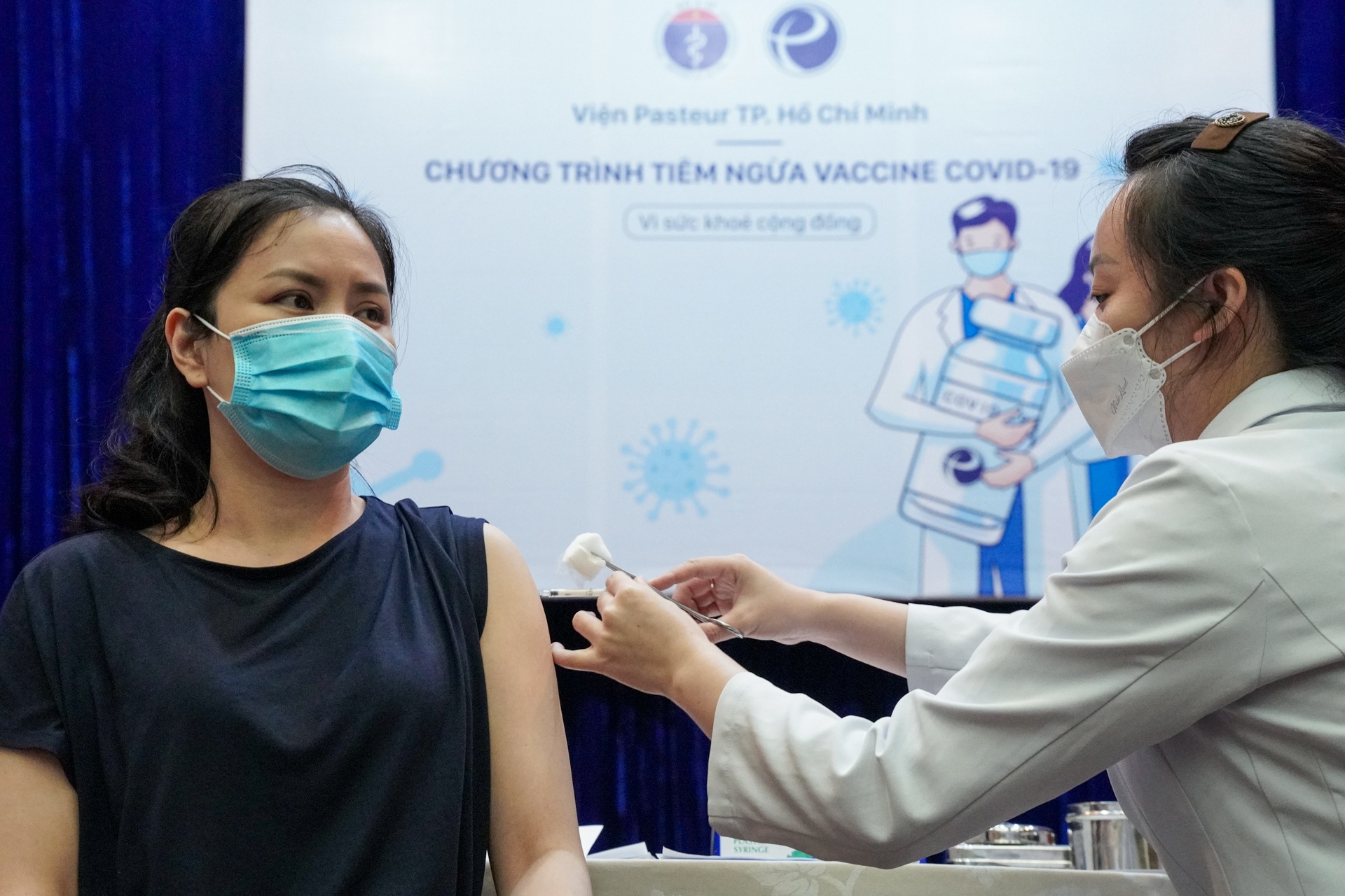 Một triệu người TP.HCM sẽ được tiêm vaccine ngừa Covid-19 ảnh 2 Mot trieu nguoi TP.HCM se duoc tiem vaccine ngua Covid-19 anh 2