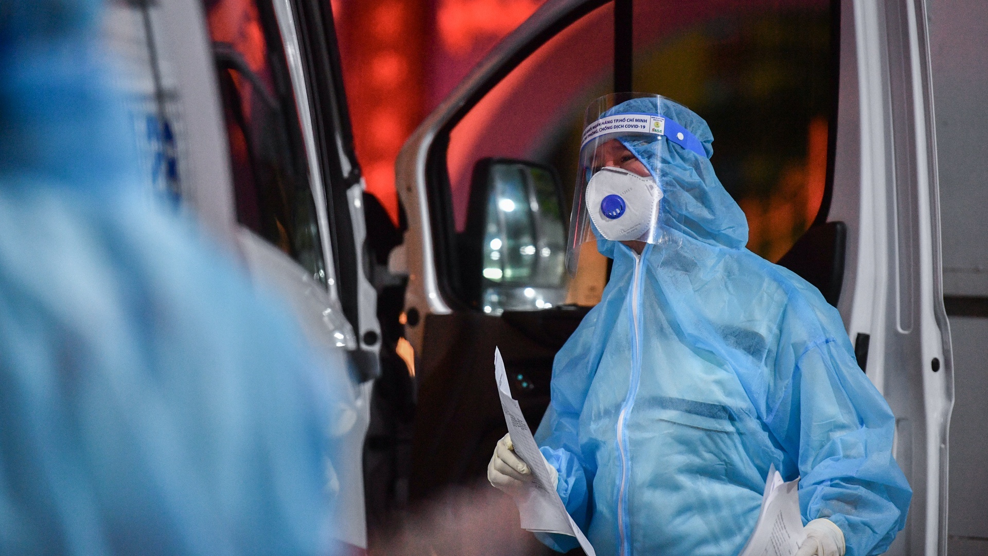 Buc tranh dich te phuc tap, can than toc khoa nguon lay nCoV o TP.HCM hinh anh