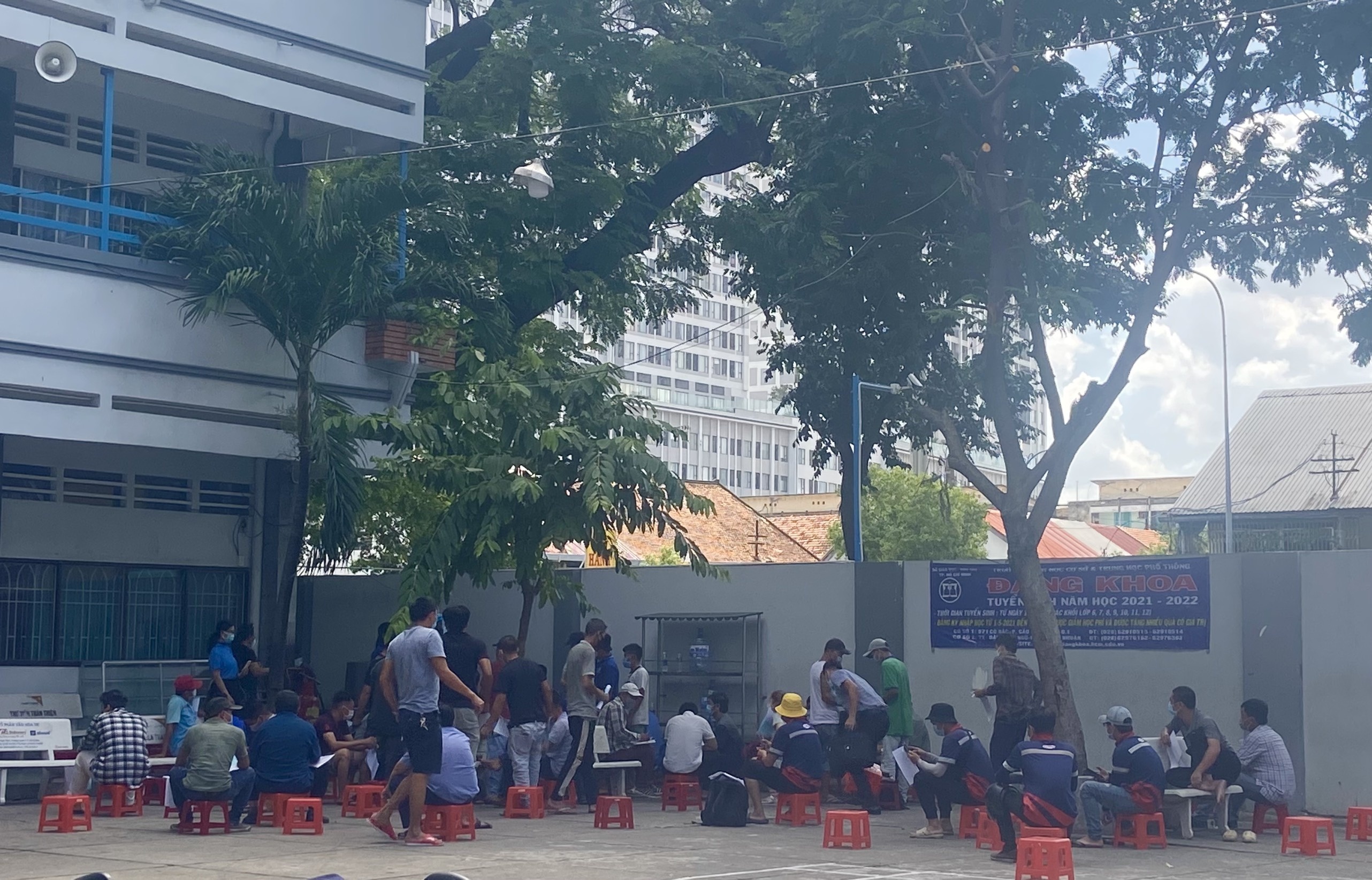 chien dich tiem vaccine Covid-19 tai TP.HCM anh 3