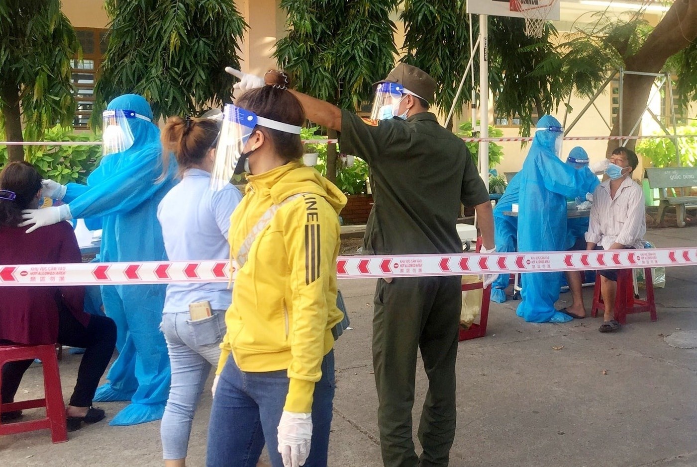 3 o dich tai Binh Duong phat hien them 17 nguoi nhiem nCoV hinh anh