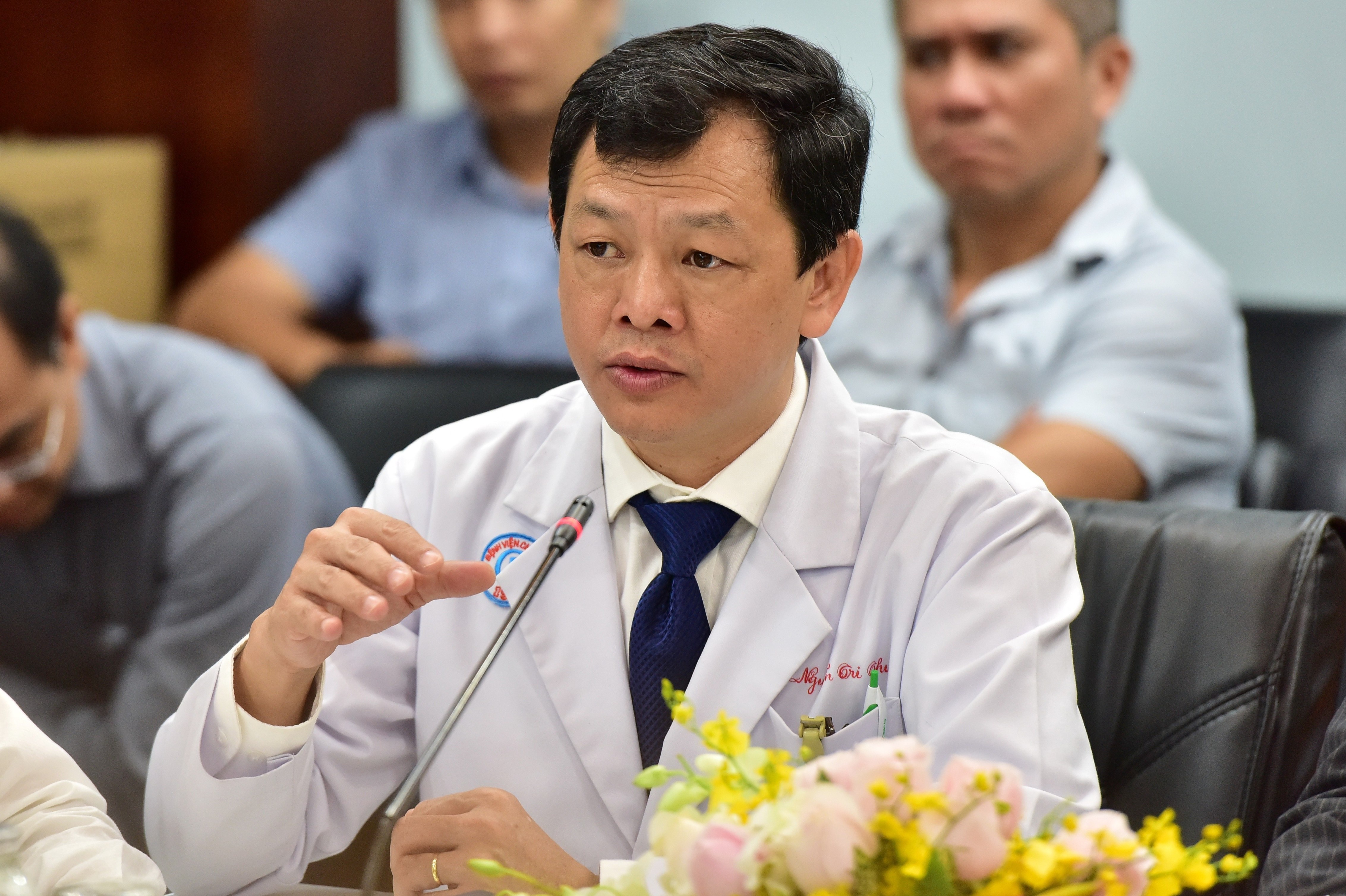 Giam doc BV Cho Ray: 'San sang dieu tri 200 benh nhan Covid-19 nang' hinh anh