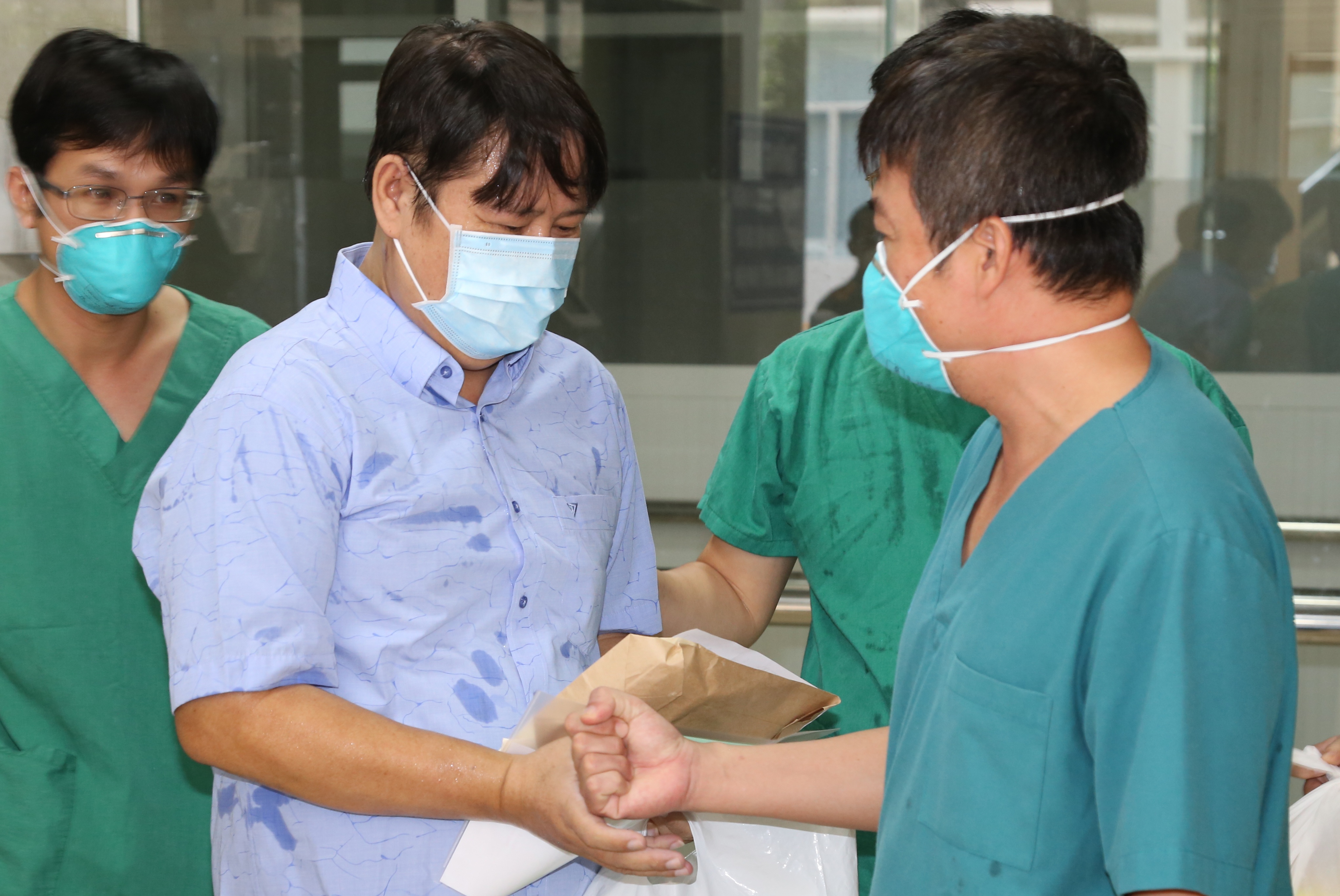 cong an mac Covid-19 o TP.HCM anh 2