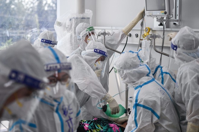 Hieu dung ve viec F0 tu vong du da duoc tiem vaccine Covid-19 hinh anh