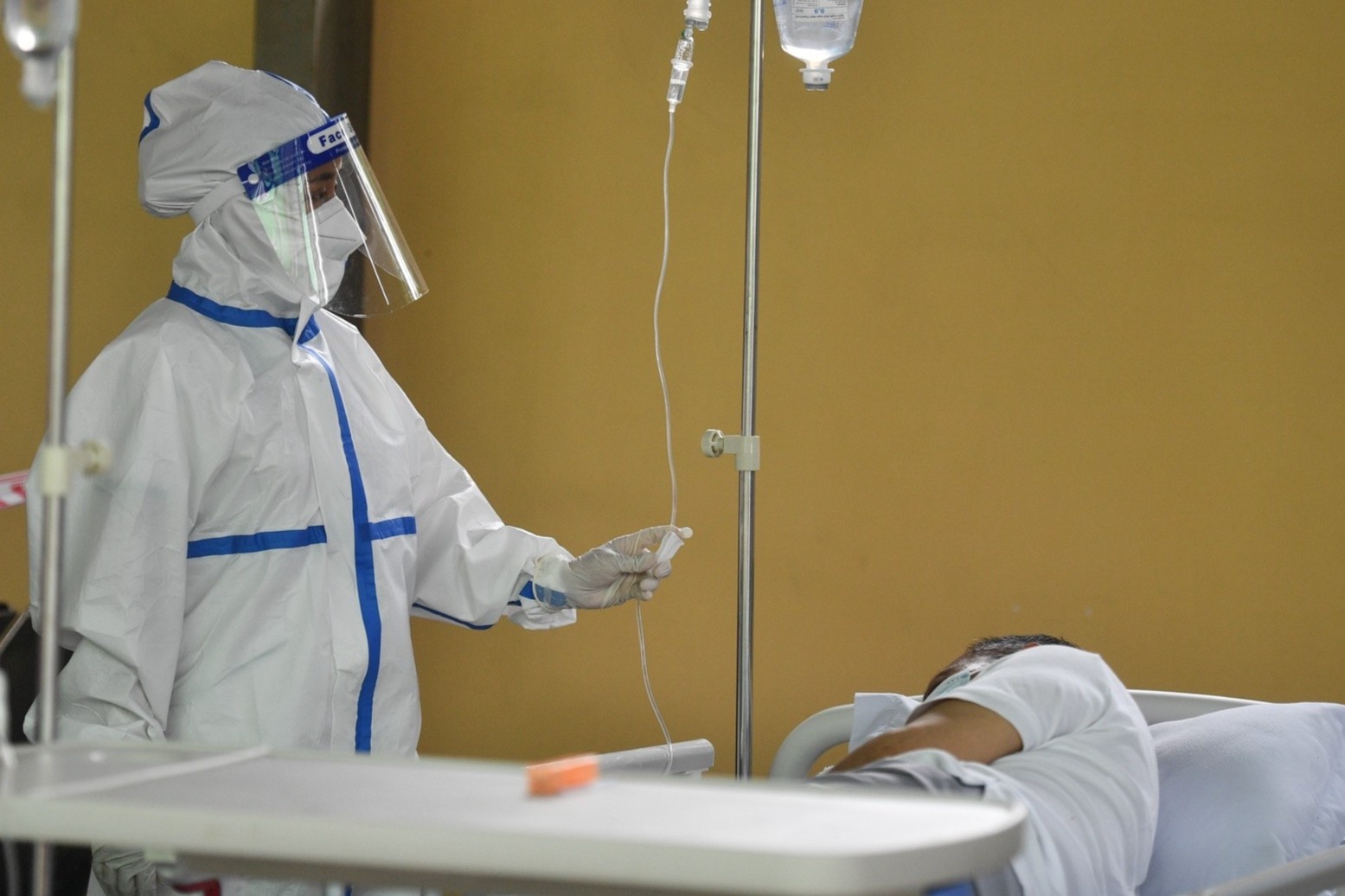 TP.HCM kien nghi Bo Y te don gian hoa quy trinh tiem vaccine hinh anh