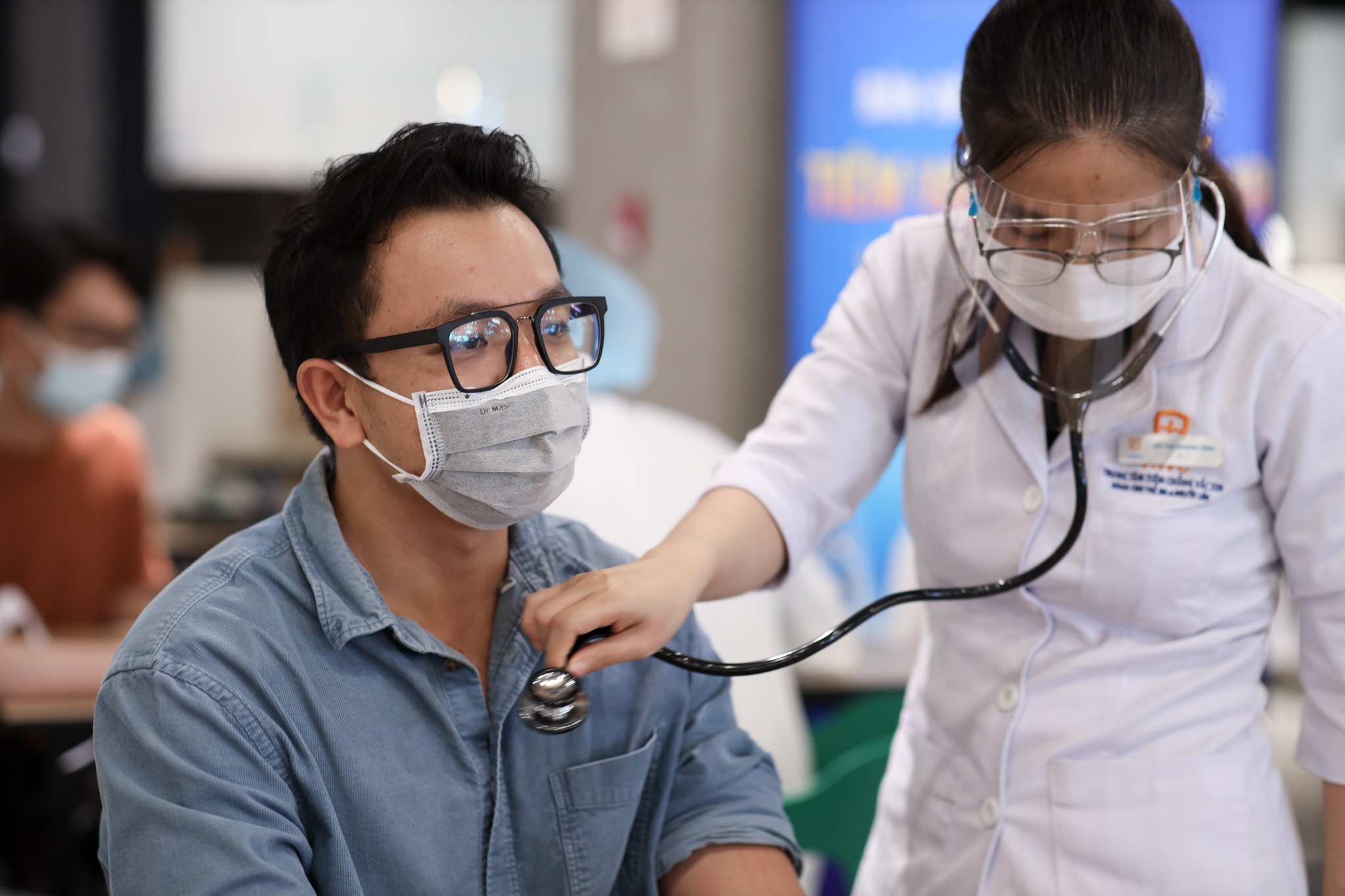 dịch Covid-19 bùng phát ở TP.HCM ảnh 1 dich Covid-19 bung phat o TP.HCM anh 1