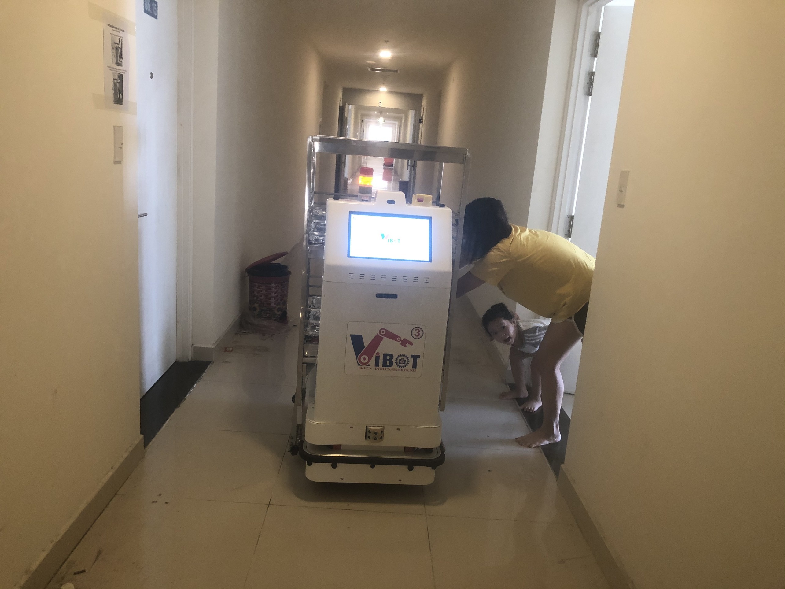 robot ho tro benh vien da chien anh 1