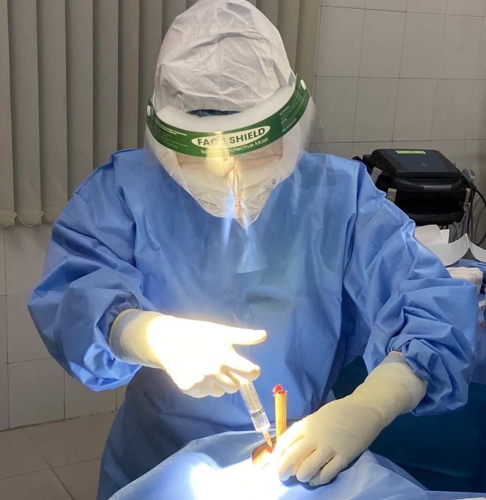 benh nhan bi cay tre dam vao hoc mat anh 1