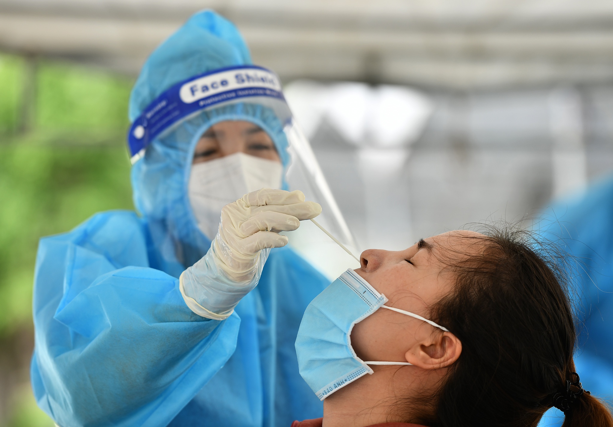 Toi can lam gi khi tu xet nghiem duong tinh voi nCoV? hinh anh