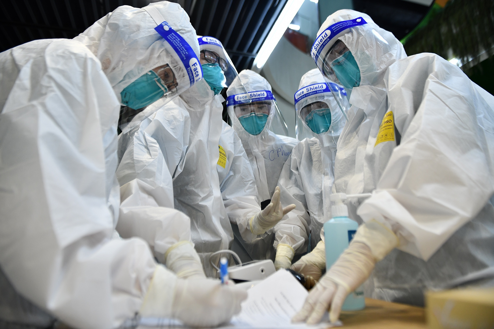 Vi sao TP.HCM vuot qua dinh diem cua dich Covid-19? hinh anh