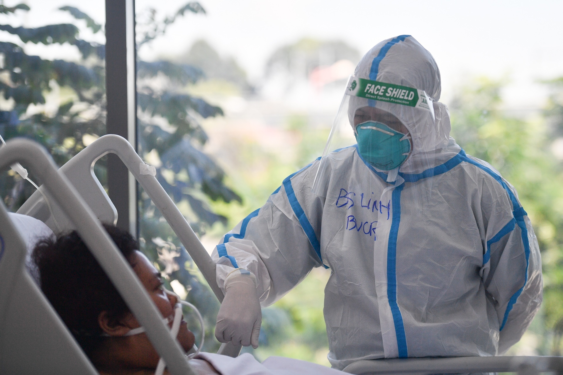 Them 10.011 nguoi mac Covid-19 tai 35 tinh, thanh pho hinh anh