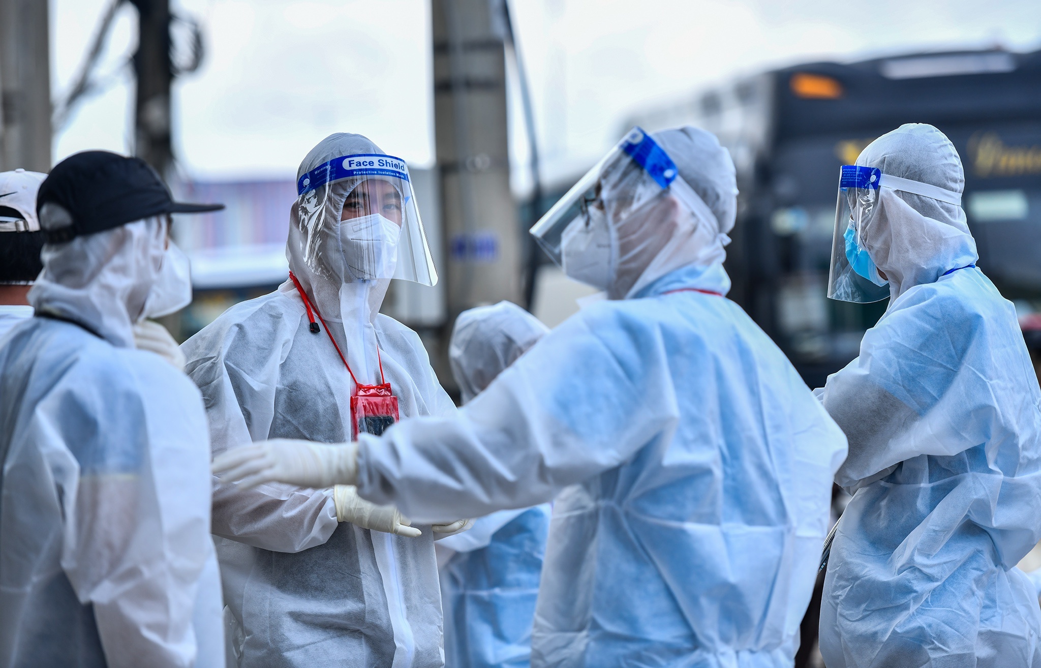 Viet Nam ghi nhan 5.382 ca mac Covid-19, TP.HCM vuot moc 400.000 F0 hinh anh