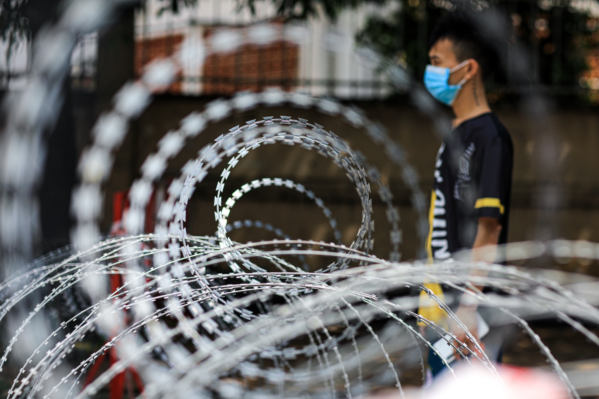 Bon kich ban cua dich Covid-19 o TP.HCM sau khi mo cua tro lai hinh anh