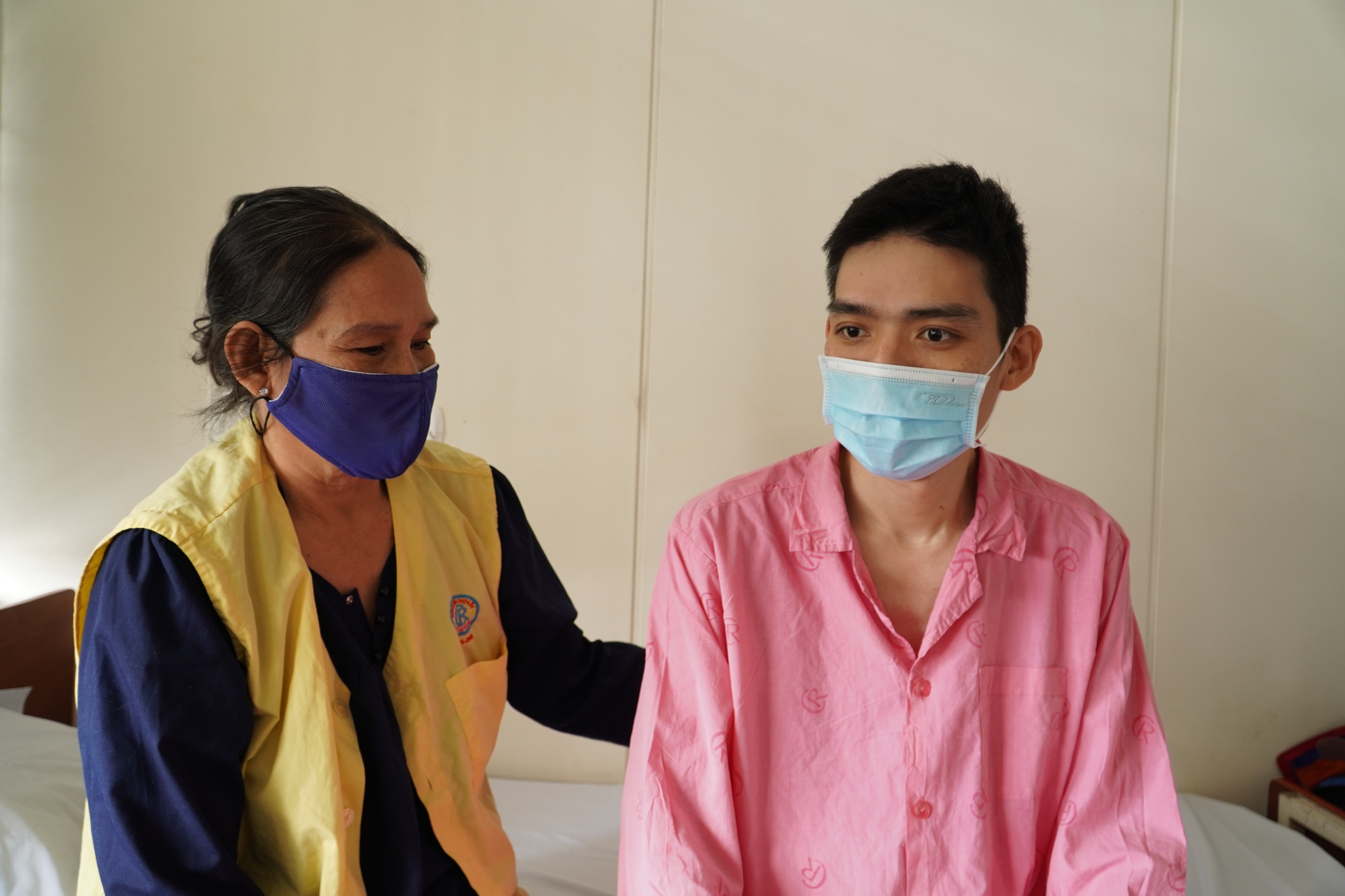 khop hang bang titanium anh 1