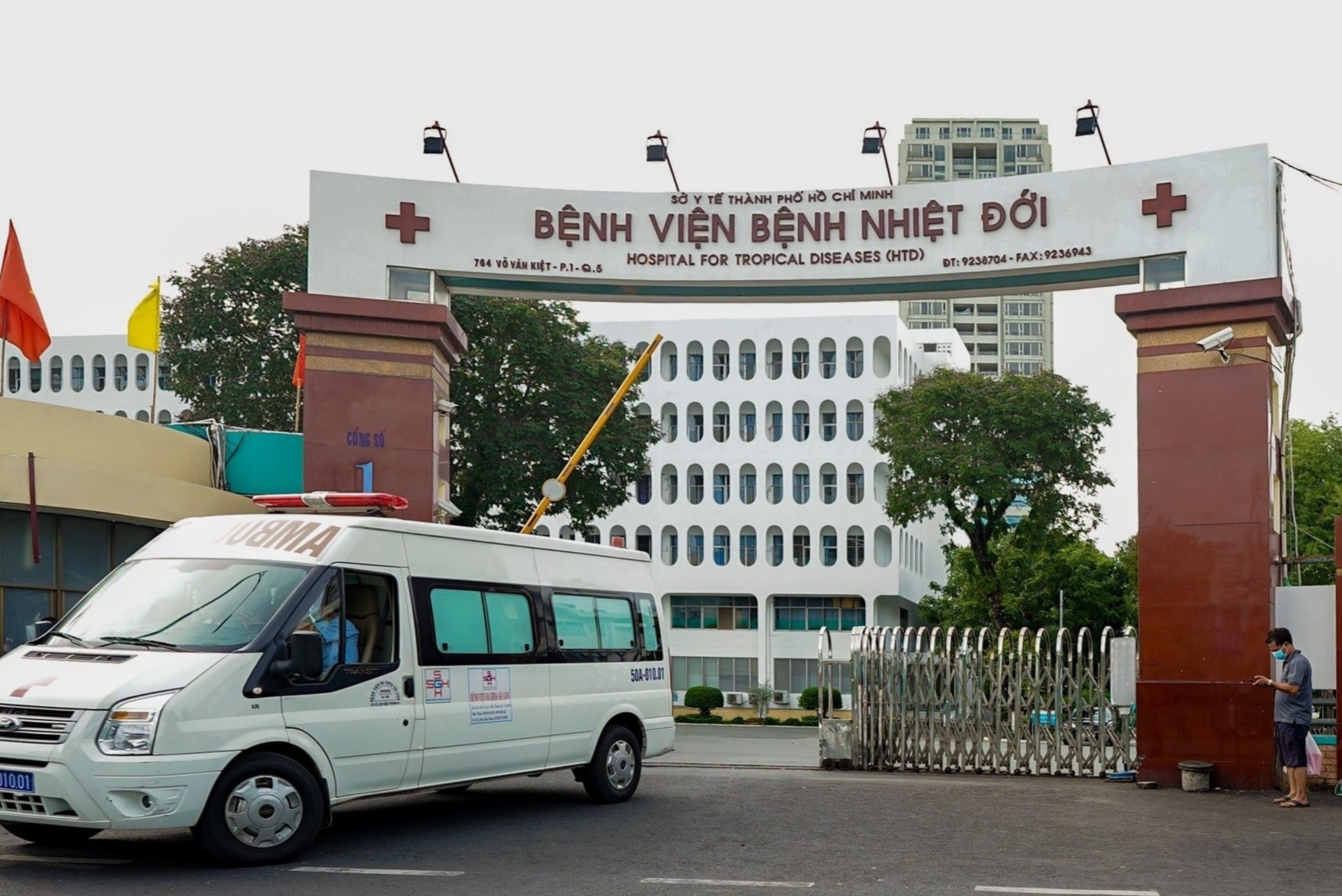 Nghien cuu ve 69 ca nhiem nCoV sau tiem vaccine len tap chi quoc te hinh anh