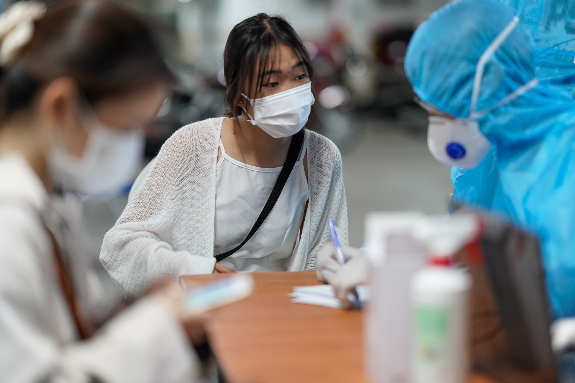 Ly do TP.HCM kien nghi rut ngan thoi gian cach ly tap trung F0 hinh anh