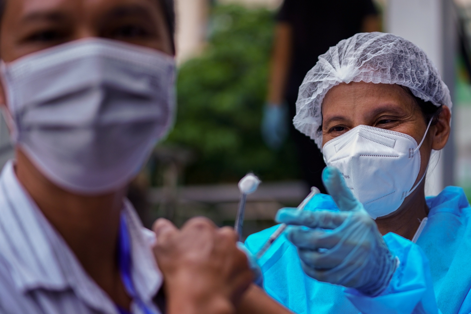 Them 12.429 ca Covid-19, cao nhat trong hon 2 thang qua hinh anh