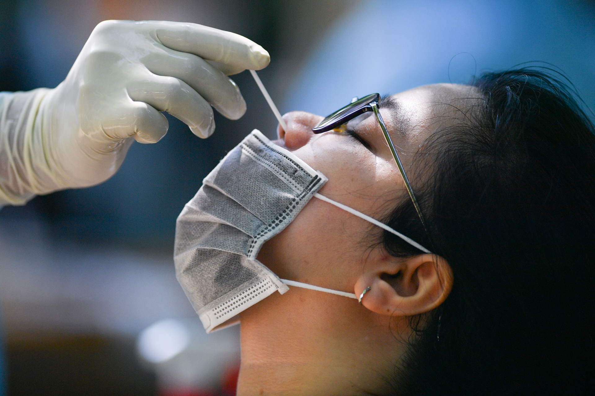 Them 13.993 ca Covid-19 hinh anh