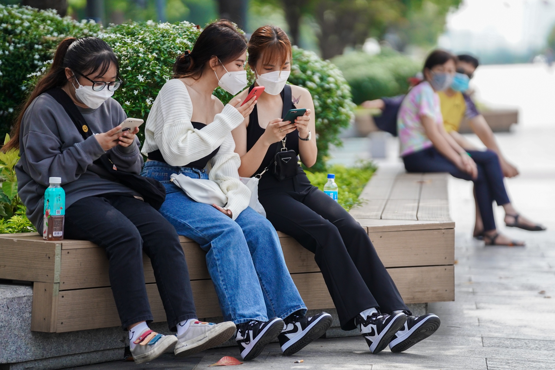 30 ca Omicron va F0 moi van cao, nguoi dan chua can lo lang hinh anh