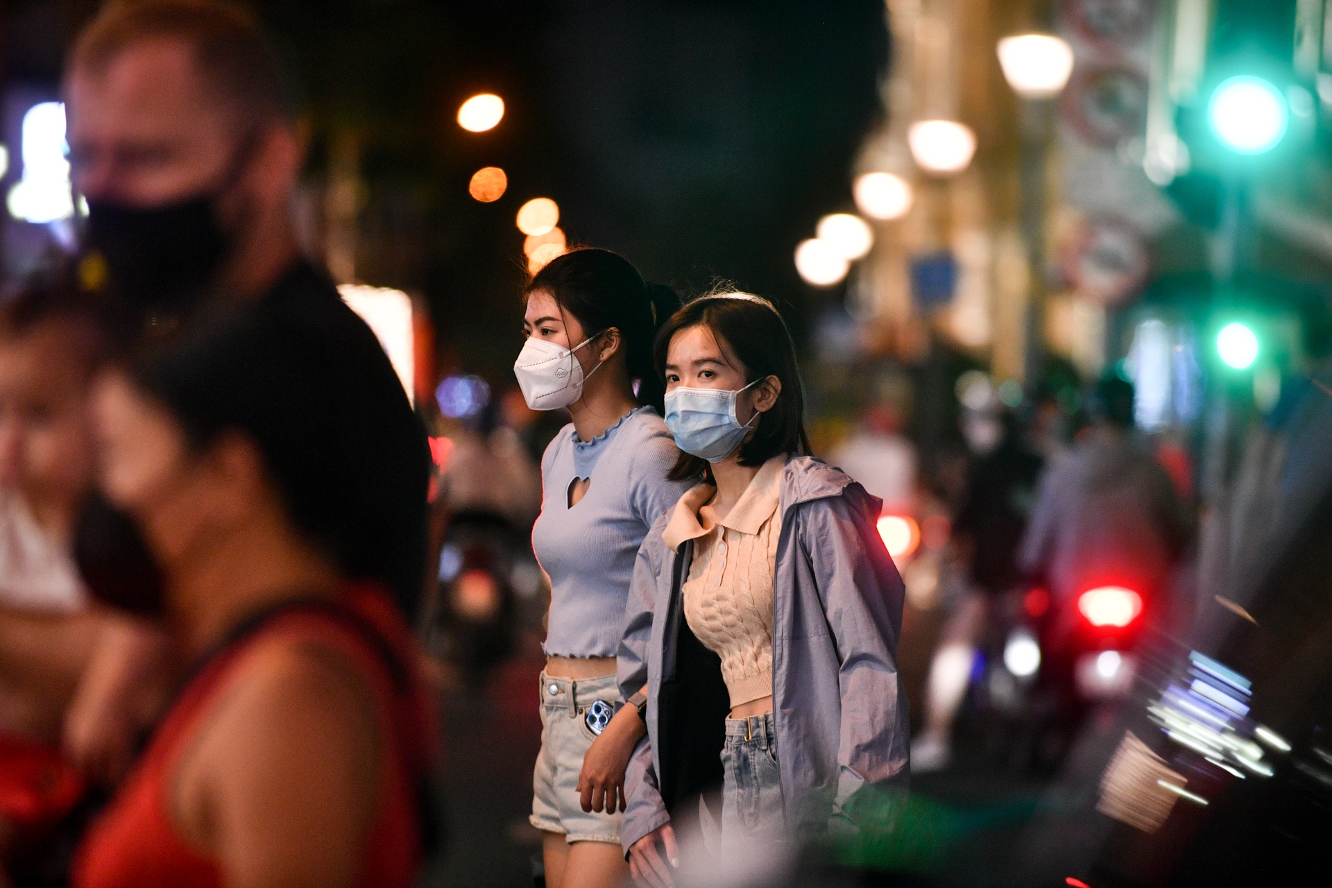 Nghi ngo Omicron lay lan, TP.HCM giai trinh tu gene ngau nhien hinh anh