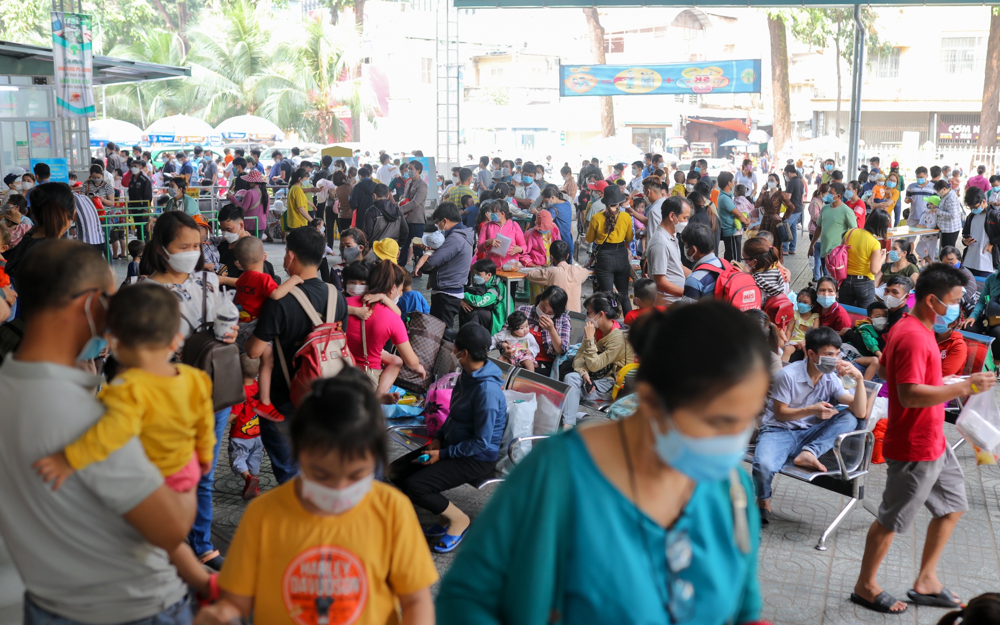 so tre em mac Covid-19 tai TP.HCM tang anh 1