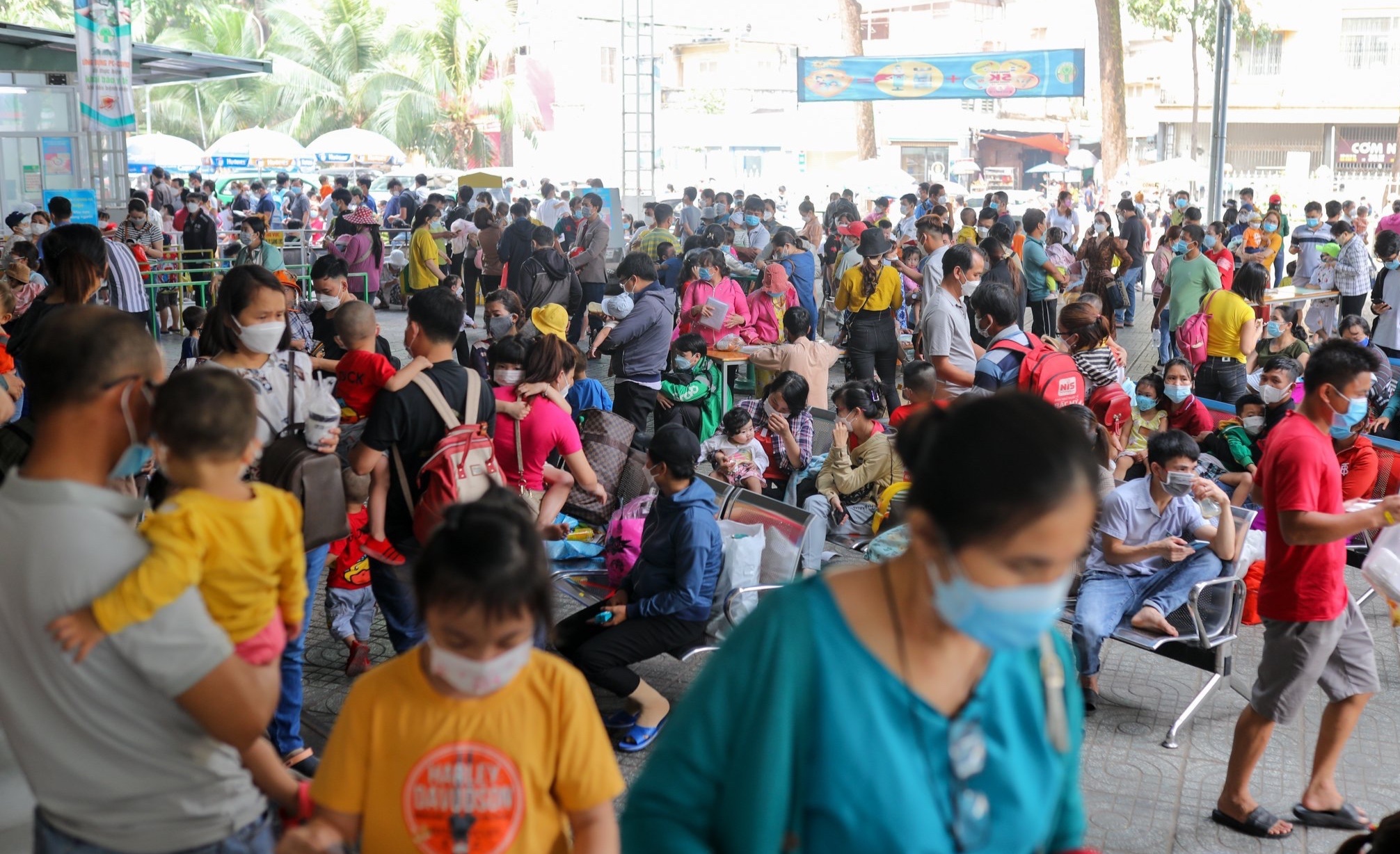 Benh vien nhi dong nghet tre F0 anh 1