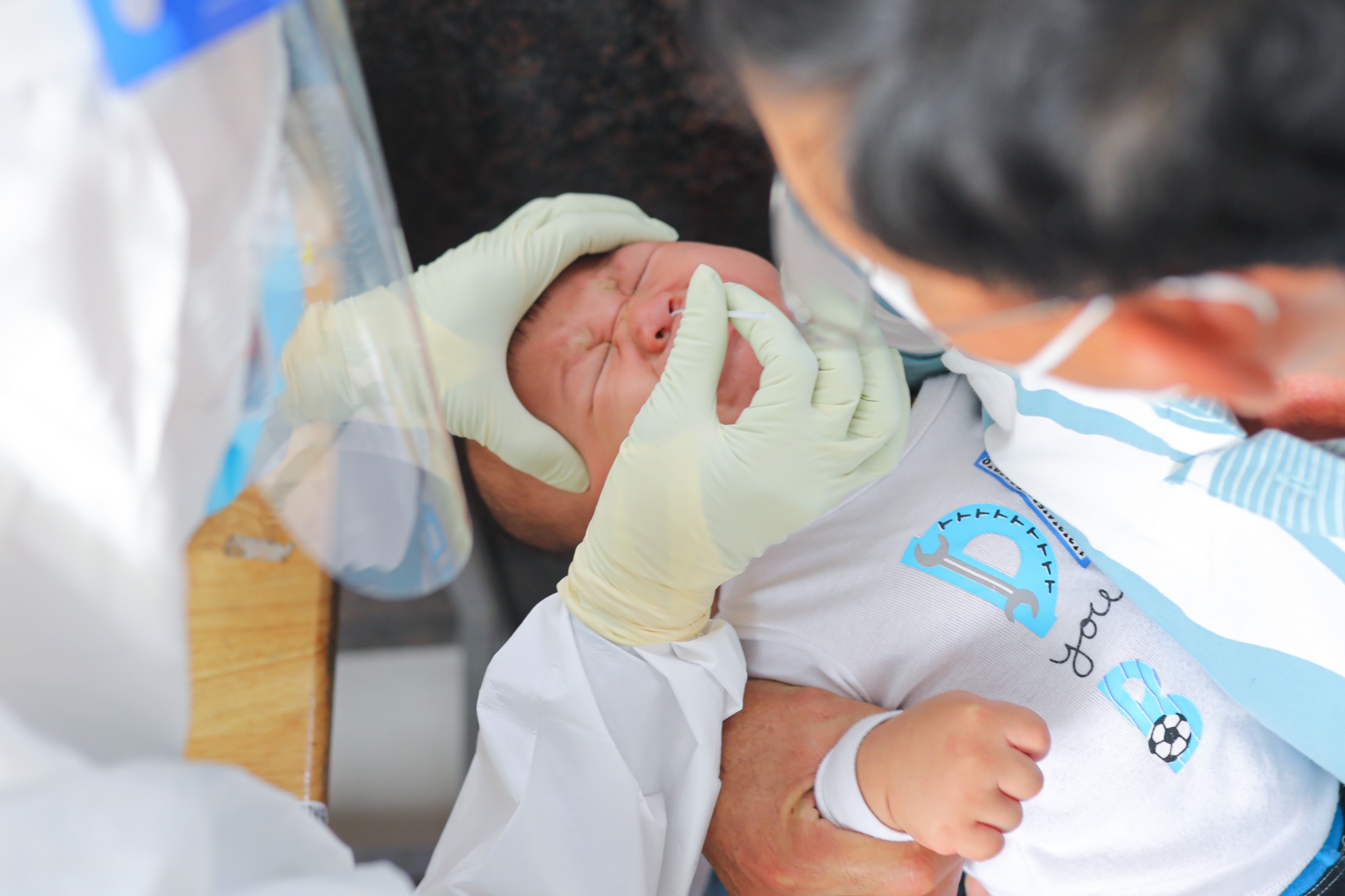 Benh vien nhi dong nghet tre F0 anh 3