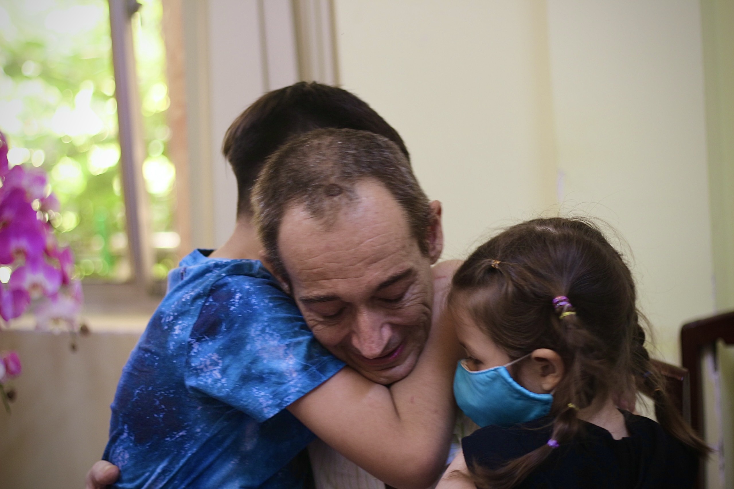 Nguoi dan ong Italy vuot cua tu sau 90 ngay duoc can thiep ECMO hinh anh