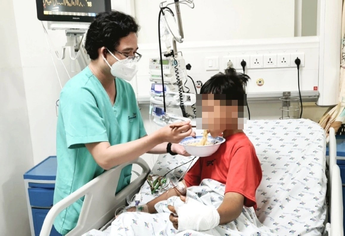 be trai bi  ran ho buom can anh 1