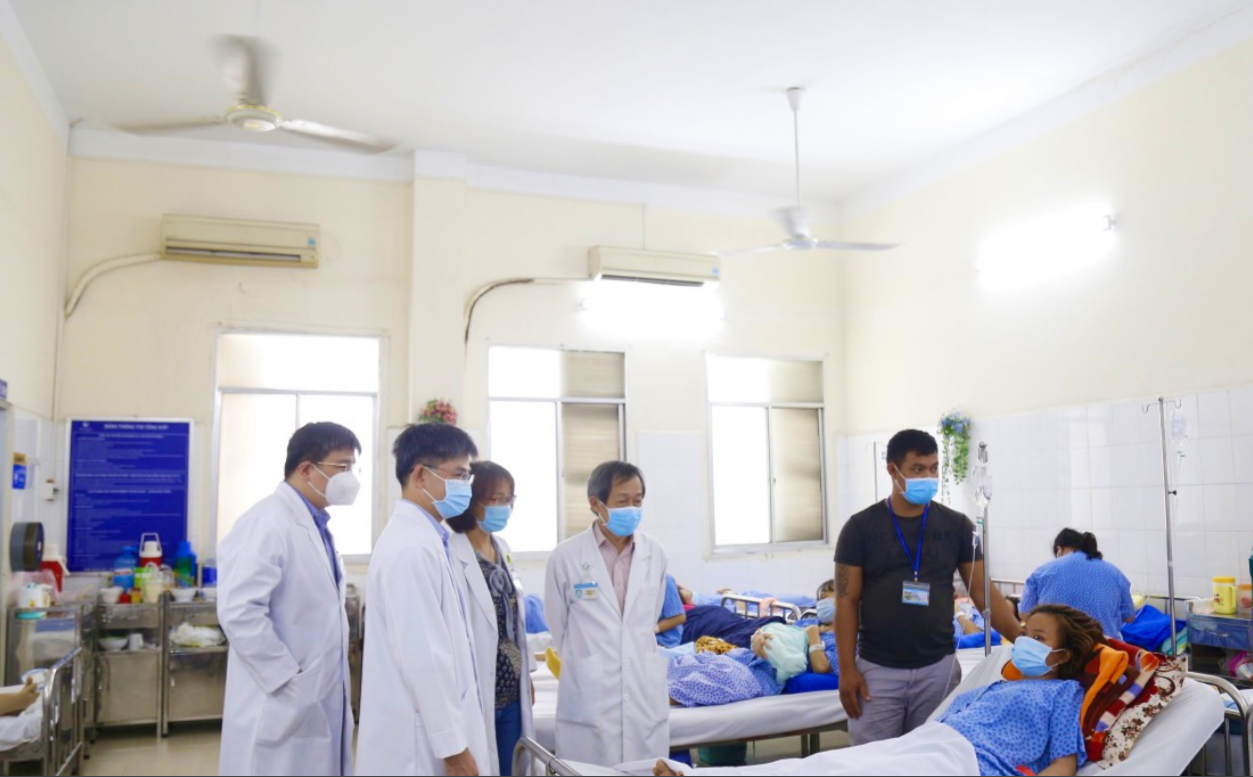 Nguoi phu nu co thai trong o bung o goc la gan anh 1