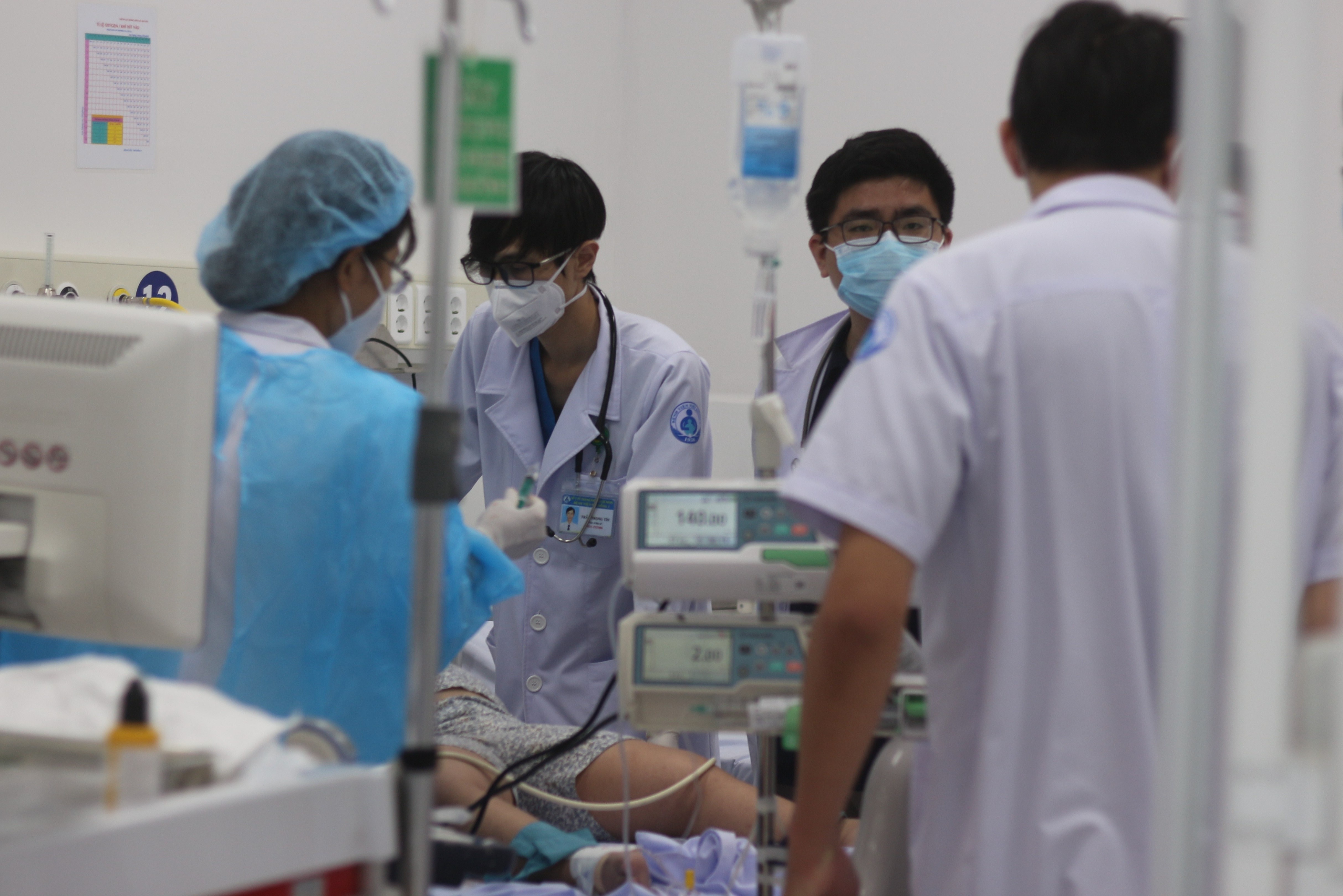 Gia tang tre o TP.HCM nhap vien do tai nan sinh hoat hinh anh