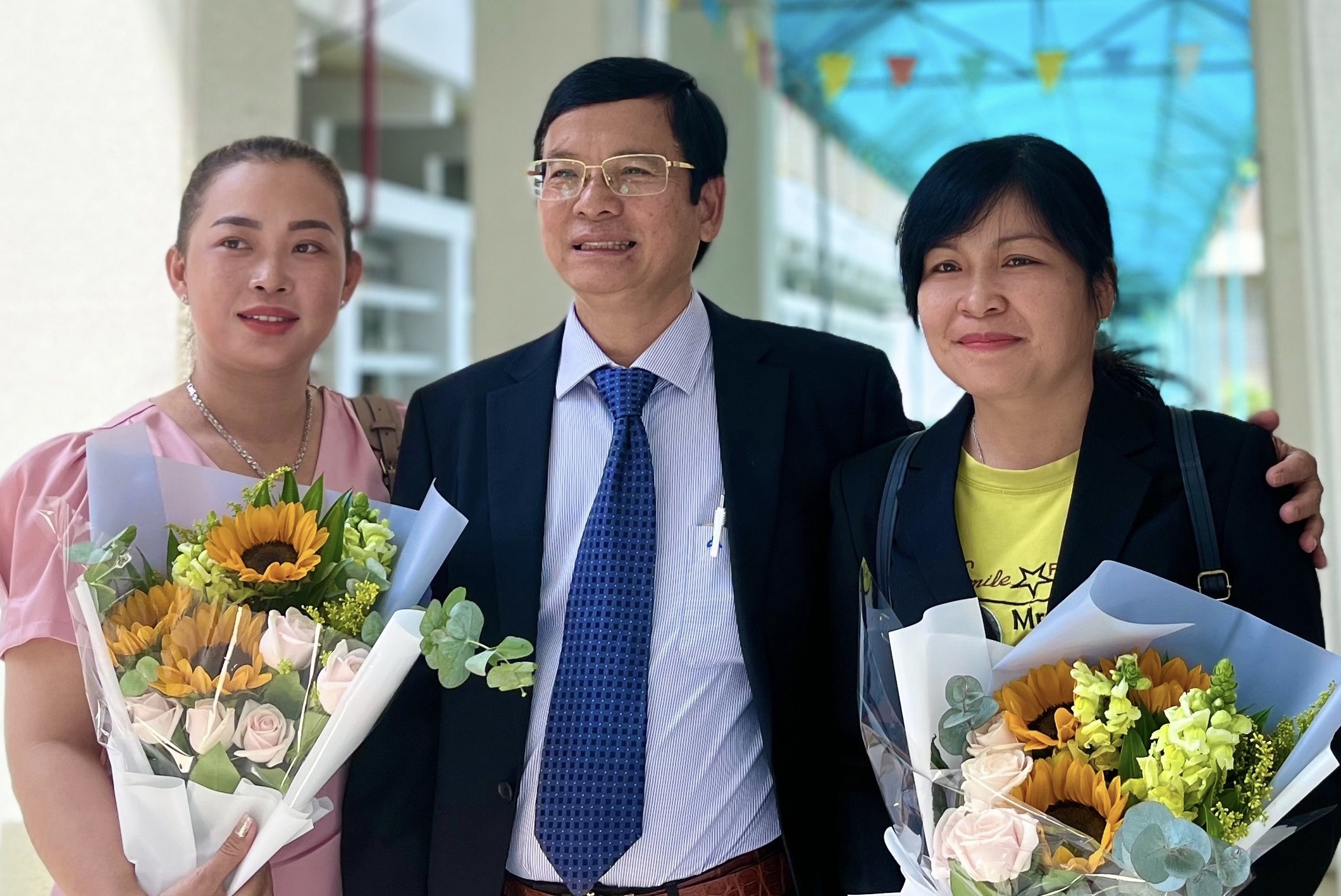 Cuoc hoi ngo dac biet giua hai nguoi phu nu duoc ghep than cheo hinh anh