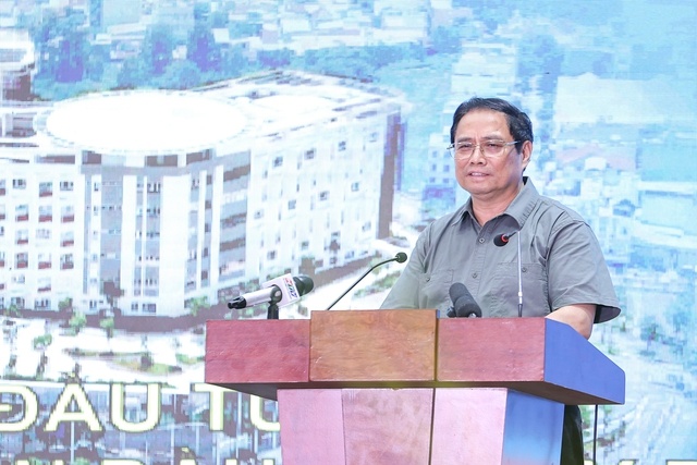 benh vien ung buou 2 anh 1